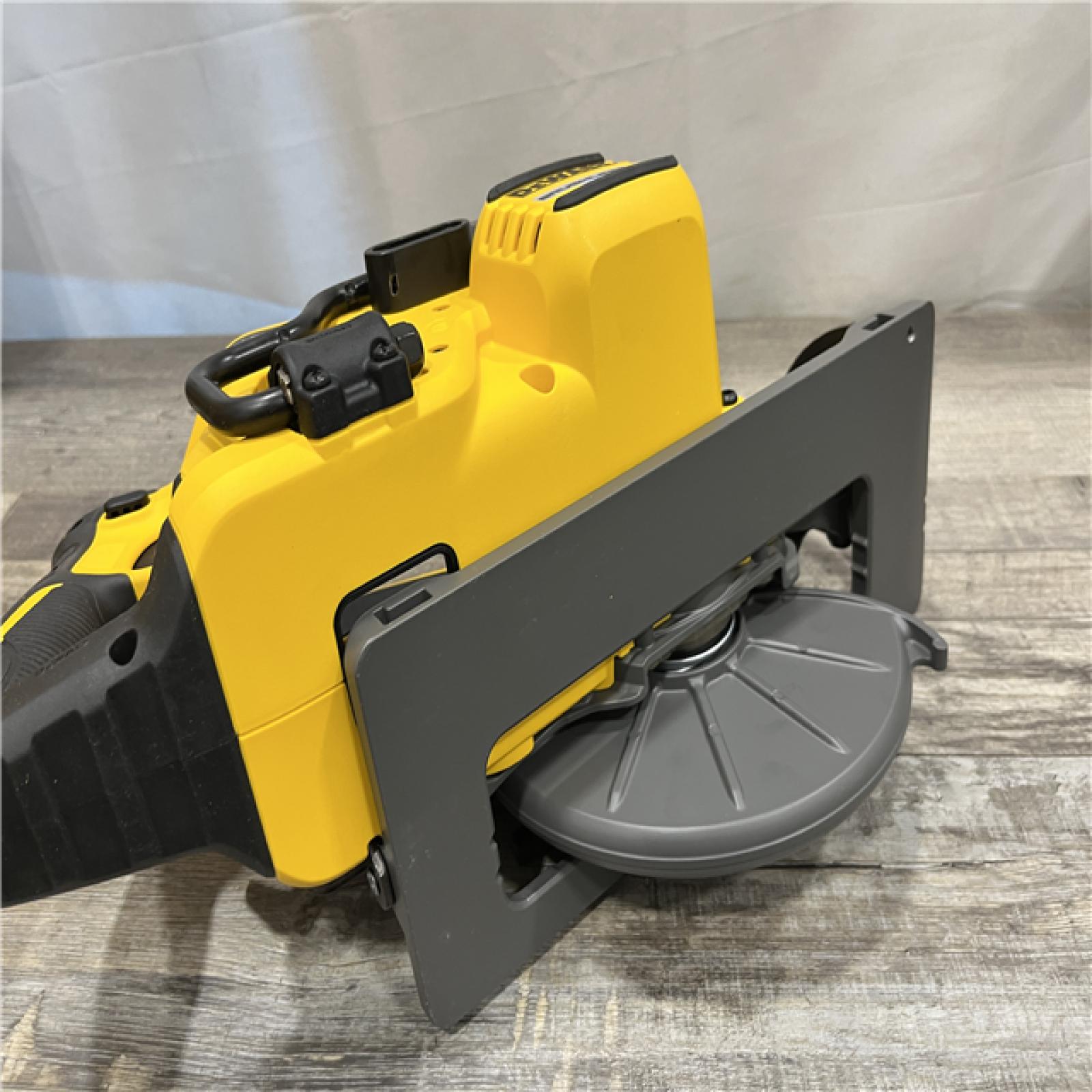 AS-IS DEWALT FLEXVOLT 60V MAX Cordless Brushless 7-1/4 in. Wormdrive Style Circular Saw (Tool Only)