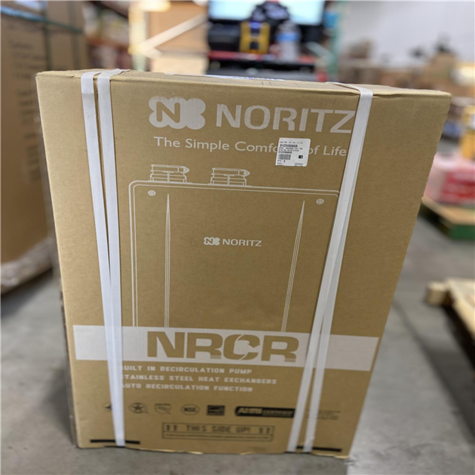 DALLAS LOCATION - 9.2 GPM Residential Indoor/Outdoor Built-In Recirculation Pump  Natural Gas Tank