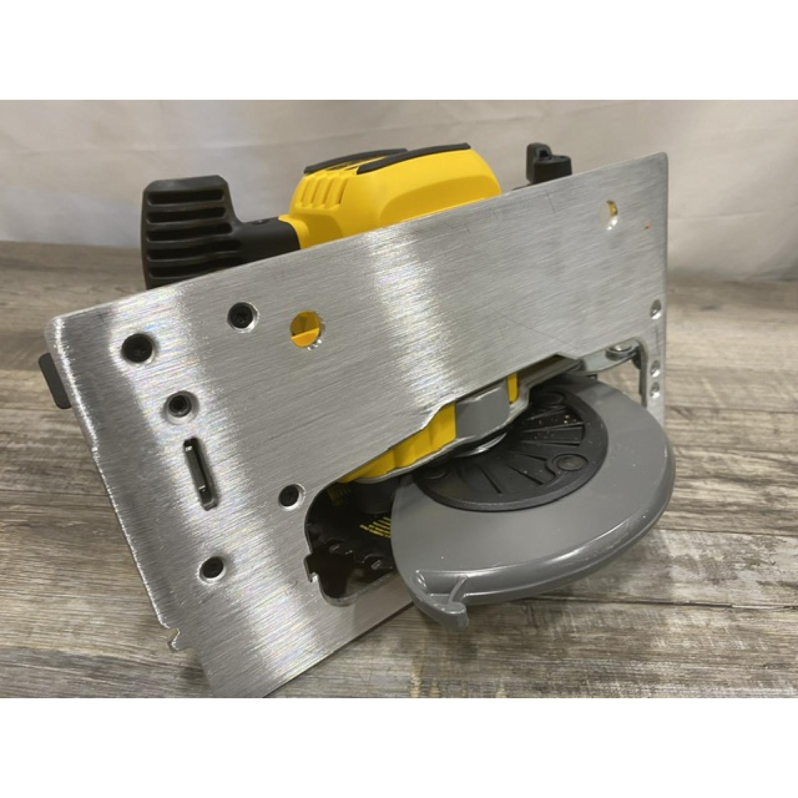 AS-IS DEWALT 20-Volt MAX 7-1/4 in. Cordless Circular Saw (Tool Only)