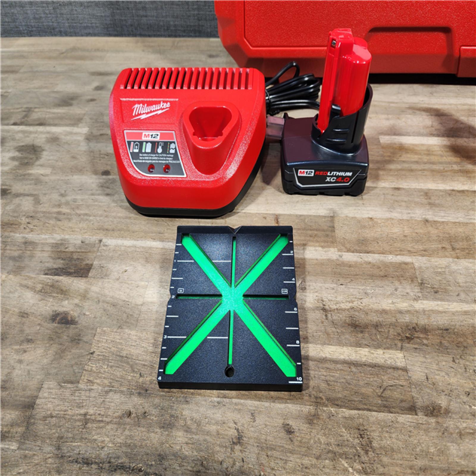 HOUSTON LOCATION - AS-IS (APPEARS LIKE NEW) Milwaukee-3632-21 M12 Green Beam Laser 360° 3-Plane Kit