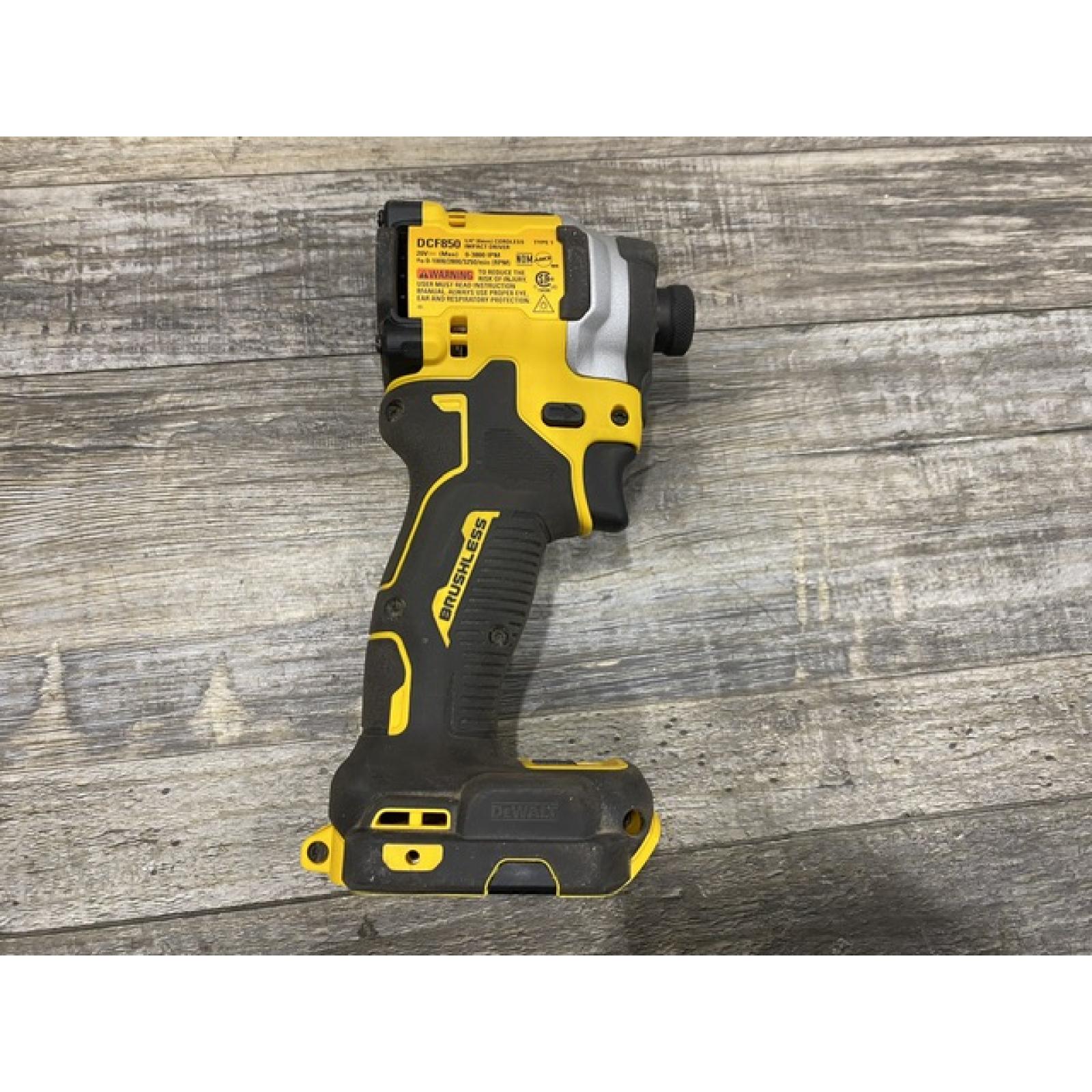 AS-IS DEWALT ATOMIC 20V MAX Lithium-Ion Cordless 1/4 in. Brushless Impact Driver Kit