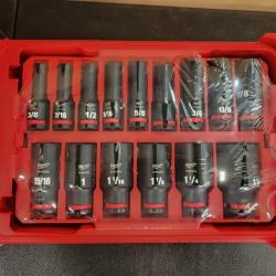 Phoenix NEW Milwaukee SHOCKWAVE Impact-Duty 1/2 in. Drive Metric and SAE Standard Impact PACKOUT Socket Set 15 pieces (SEALED)
