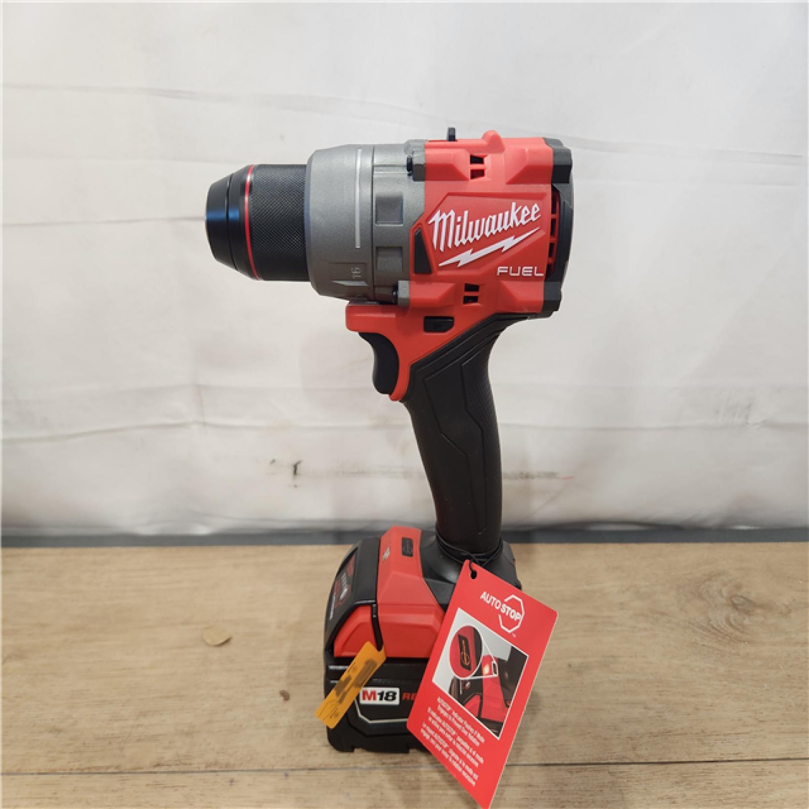 AS-IS- Milwaukee FUEL 18V Lithium-Ion Brushless Cordless 1/2 in. Drill/Driver Kit