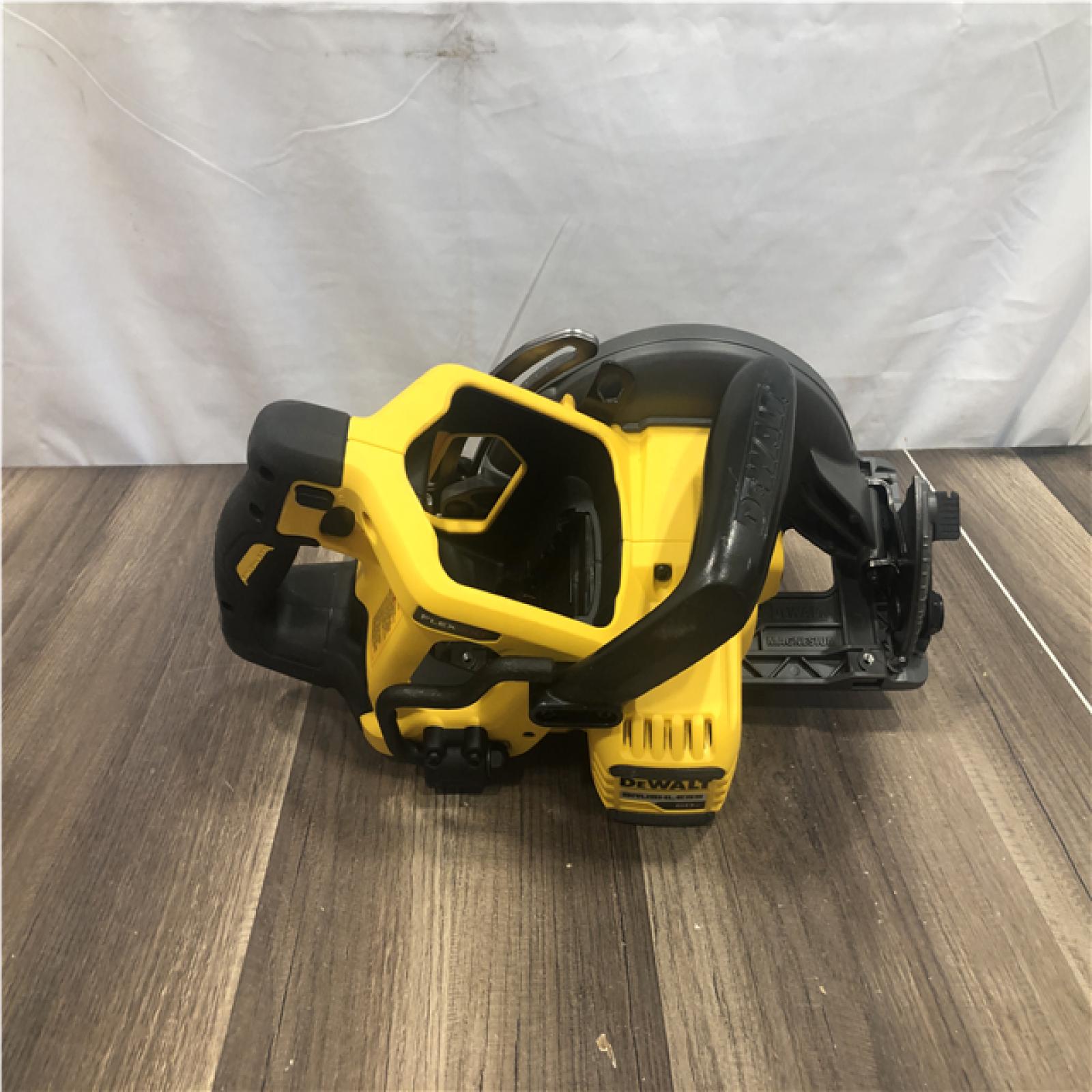 AS-IS DEWALT FLEXVOLT 60V MAX Cordless Brushless 7-1/4 in. Wormdrive Style Circular Saw (Tool Only)