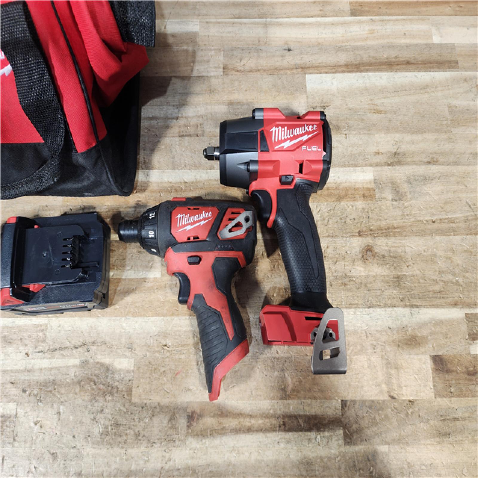 HOUSTON LOCATION - AS - IS Milwaukee 2 Tool Combo Kit W/ (2) Battery & Charger
