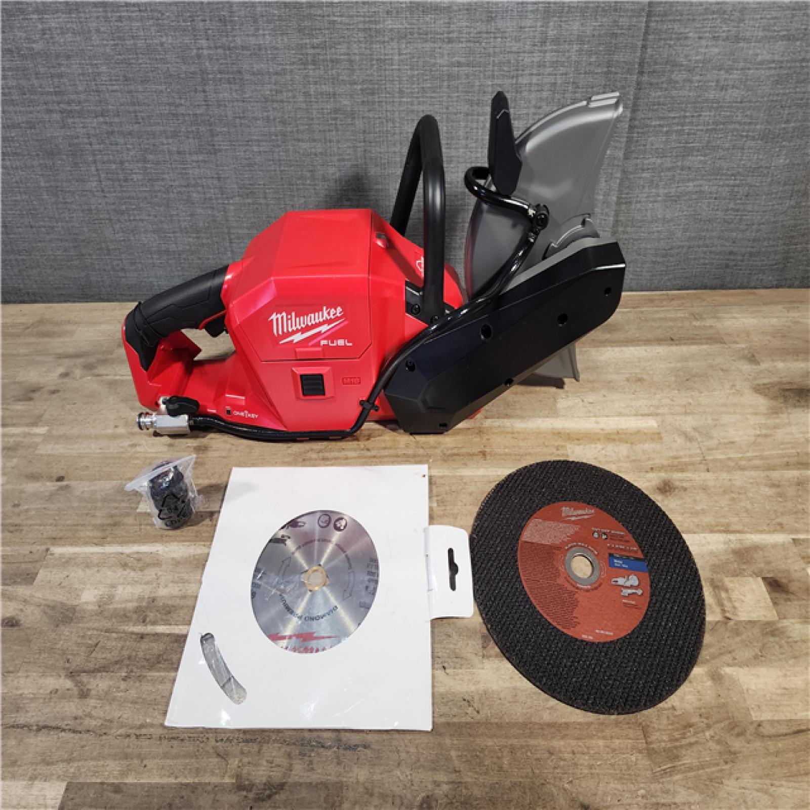 HOUSTON LOCATION - AS-IS (APPEARS LIKE NEW) Milwaukee M18 FUEL 9 Cut-Off Saw with ONE-KEY (TOOL ONLY)
