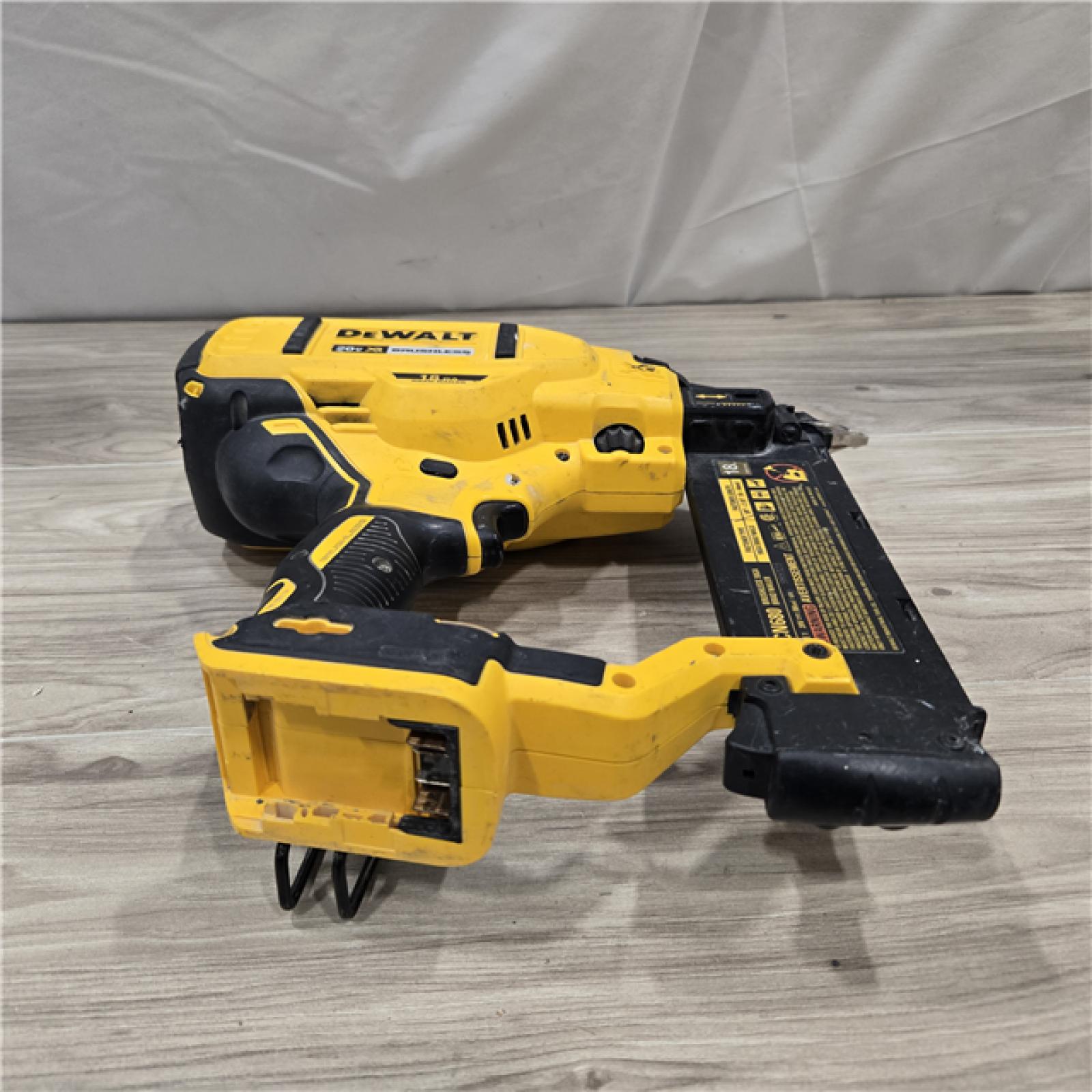 AS-IS DeWalt 20V MAX XR Cordless 18-Gauge Brad Nailer (Tool Only)