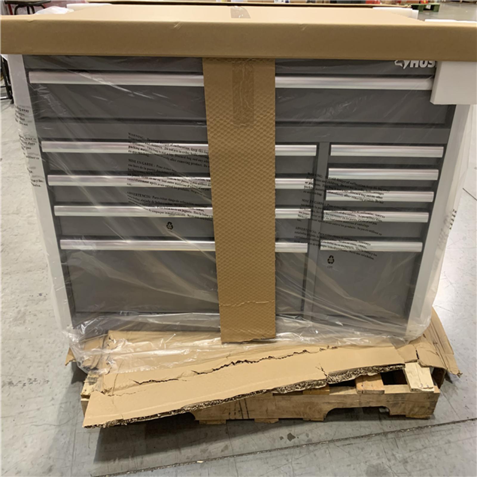 DALLAS LOCATION -AS-IS  HUSKY 52IN 10 DRAWER WORKBENCH - GLOSS GRAY
