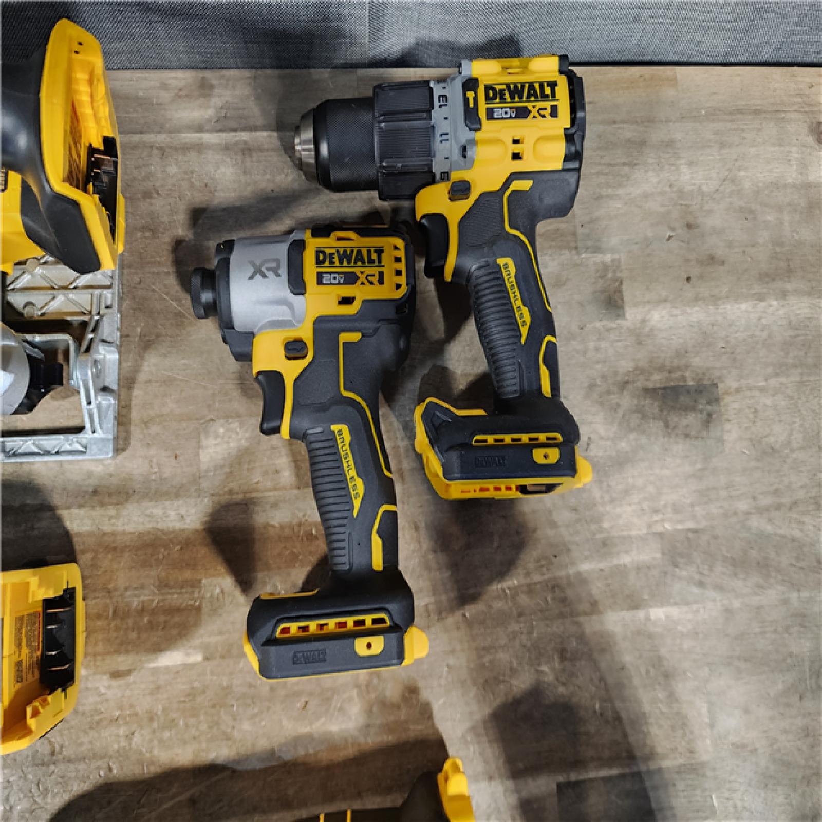 HOUSTON LOCATION - AS-IS DEWALT 20-Volt XR Lithium-Ion 6-Tool Cordless Combo Kit with (2) 5.0 Ah Battery Packs and Charger