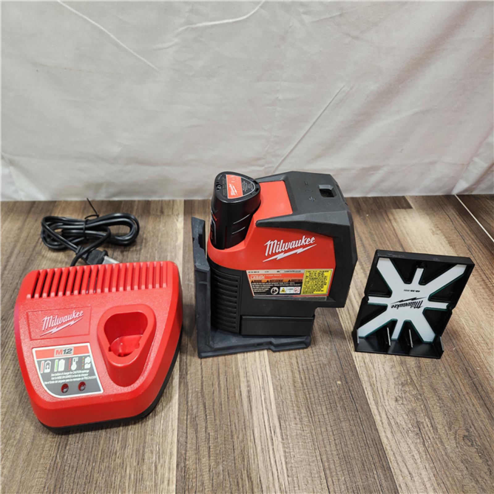 AS-IS- Milwaukee M12 12-Volt Lithium-Ion Cordless Green 125 Ft. Cross Line and Plumb Points Laser Level Kit W/3.0 Ah Battery & Track Clip