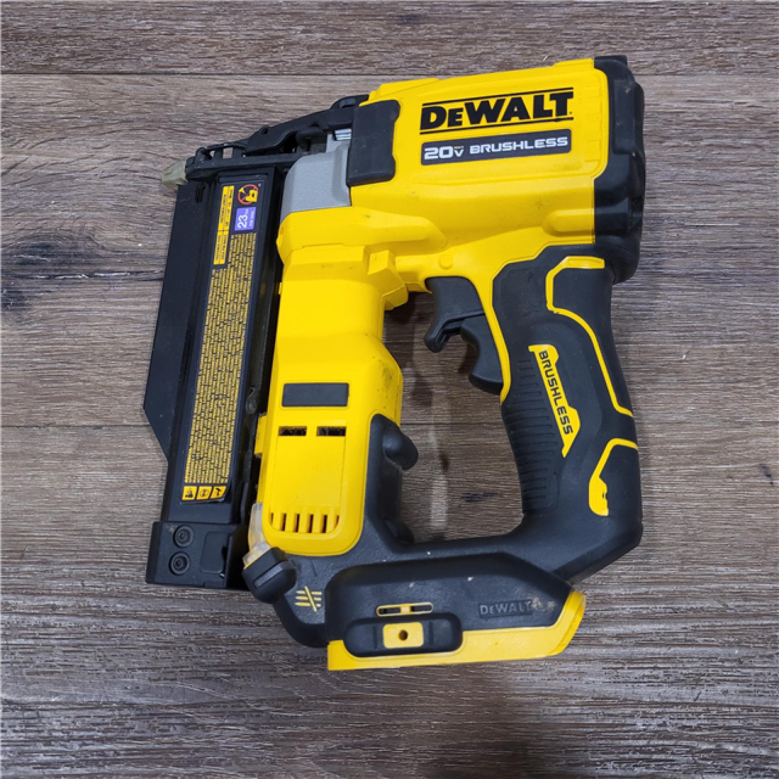 AS-IS DEWALT ATOMIC 20V MAX Lithium Ion Cordless 23 Gauge Pin Nailer Kit with 2.0Ah Battery and Charger
