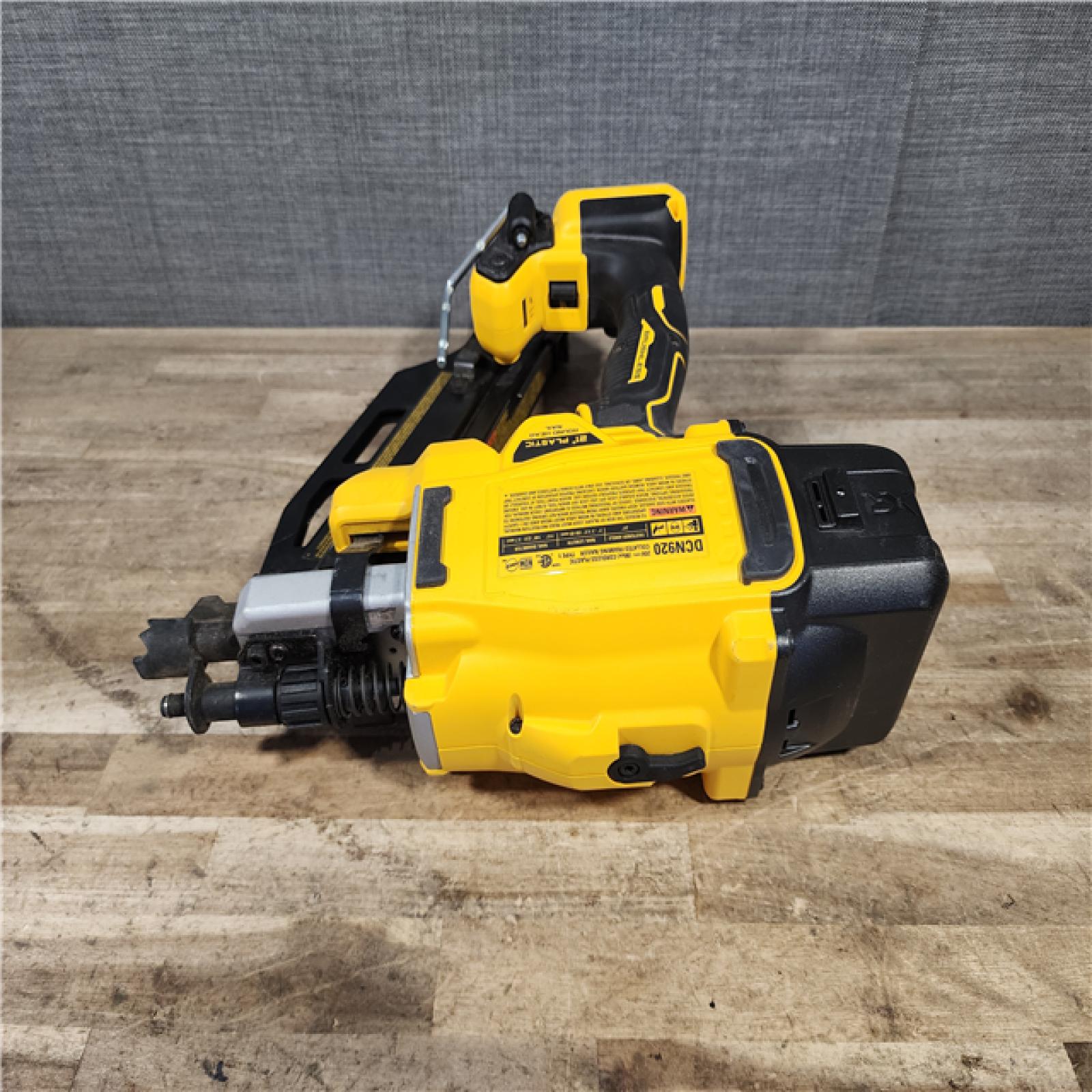 HOUSTON LOCATION - AS-IS DEWALT 20-Volt 21° Cordless Framing Nailer (Tool-Only)