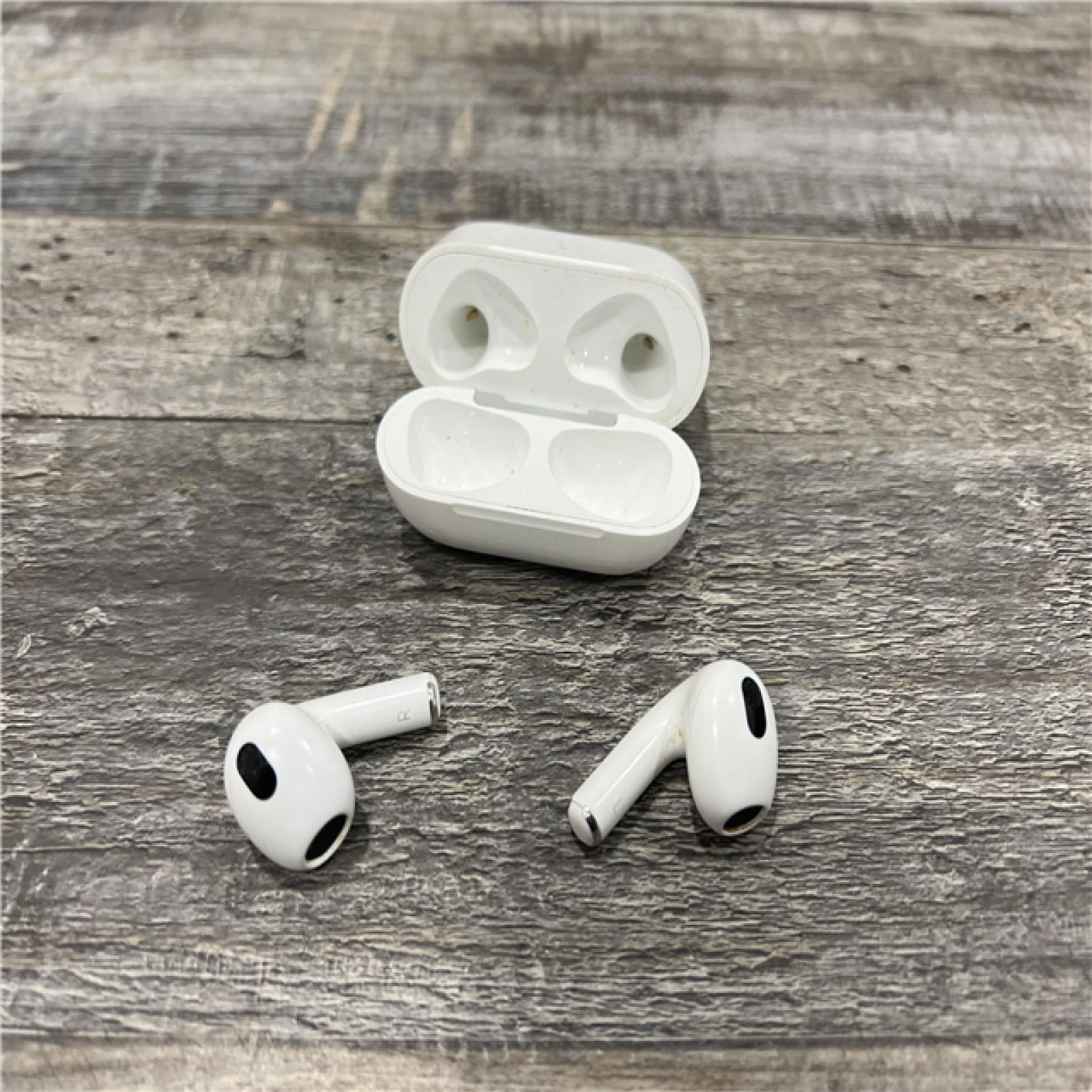 AS-IS AirPods (3rd Generation) with Lightning Charging Case