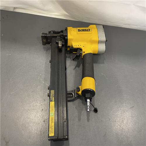 AS-IS - DeWalt 16 Gauge 1 Crown 2 Lathing Stapler