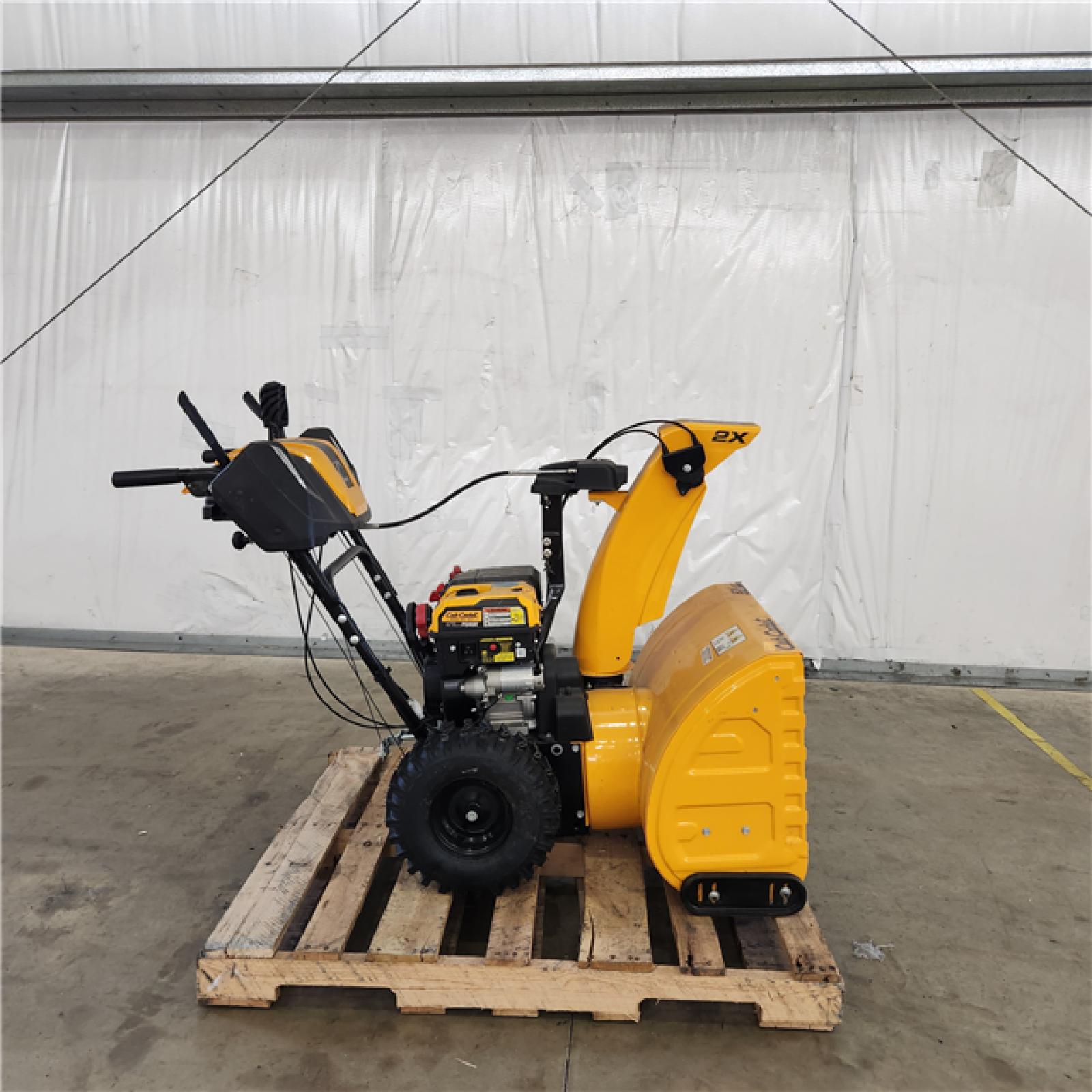 Houston Location - AS-IS Cub Cadet 2x 26'' in Snow Blower