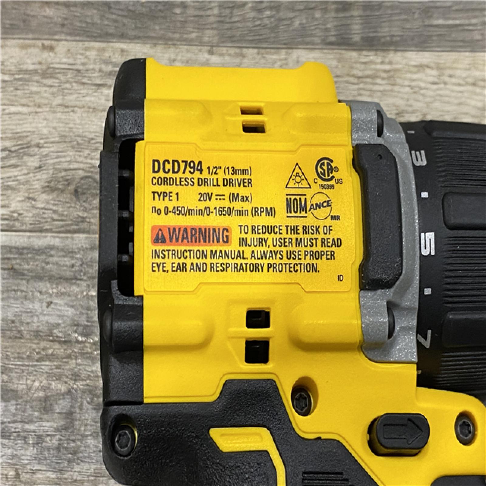 AS-IS DEWALT ATOMIC 20-Volt MAX Lithium-Ion Cordless Combo Kit
