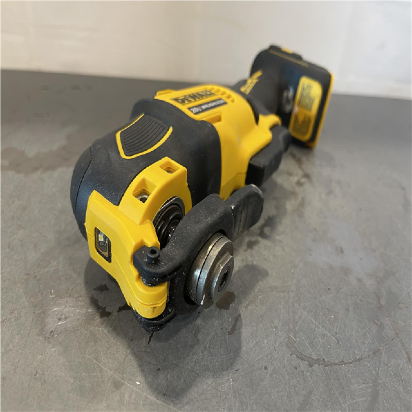 AS-IS - DEWALT ATOMIC 20V MAX Cordless Brushless Oscillating Multi Tool