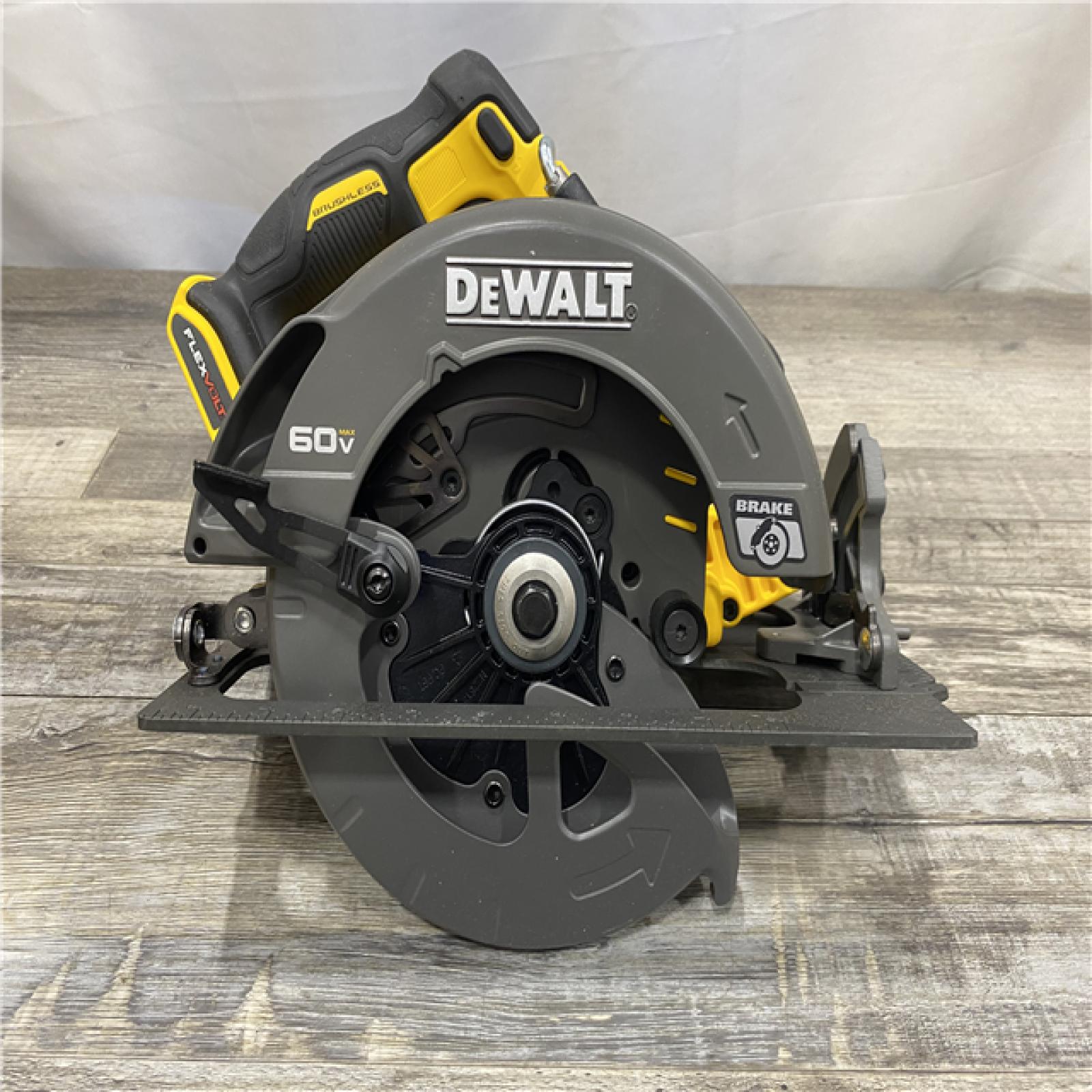AS-IS DEWALT FLEXVOLT 60V MAX Cordless Brushless 7-1/4 in. Circular Saw with Brake (Tool Only)