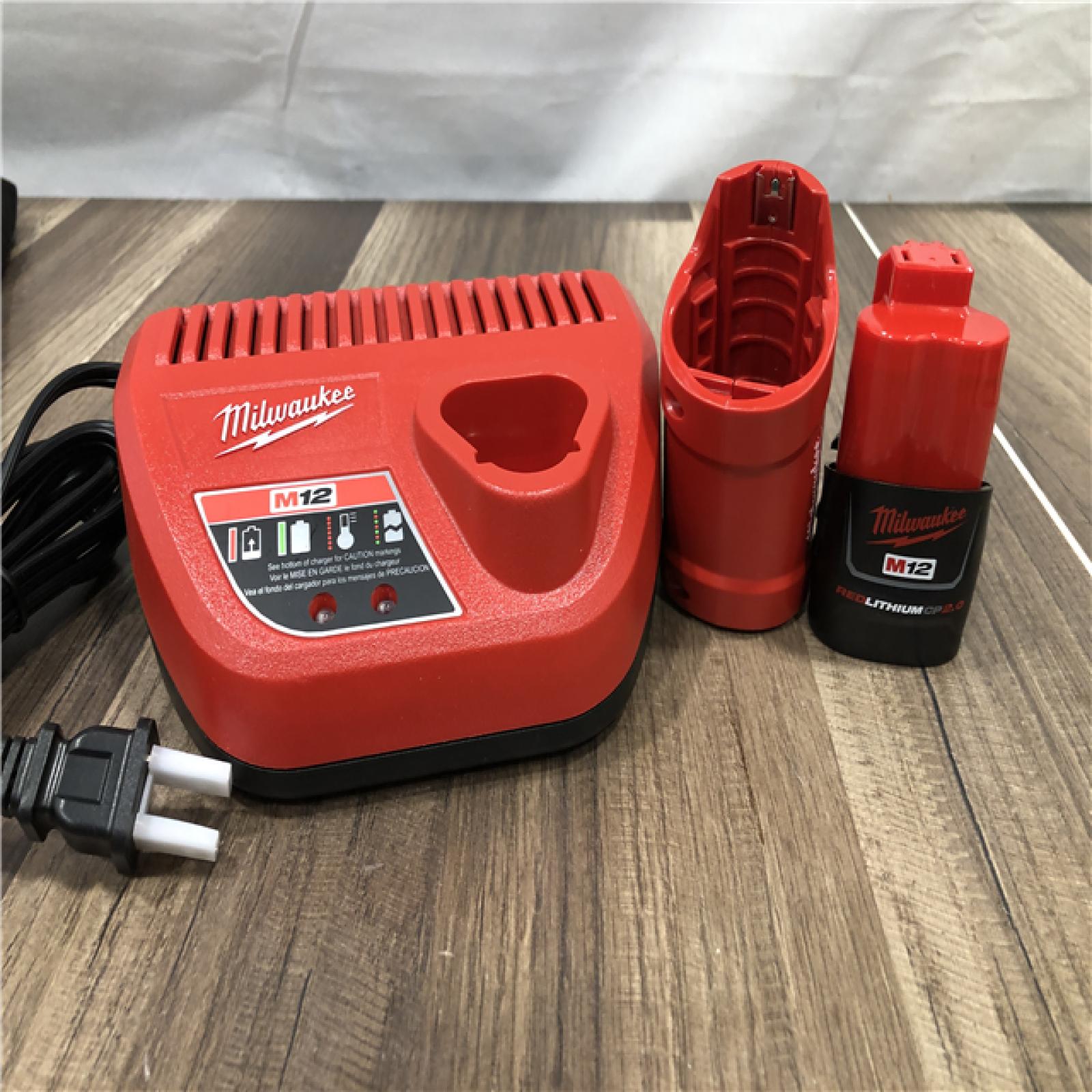 AS-IS Milwaukee Men's Large 12-Volt Lithium-Ion Cordless Black Heated Jacket Hoodie Kit