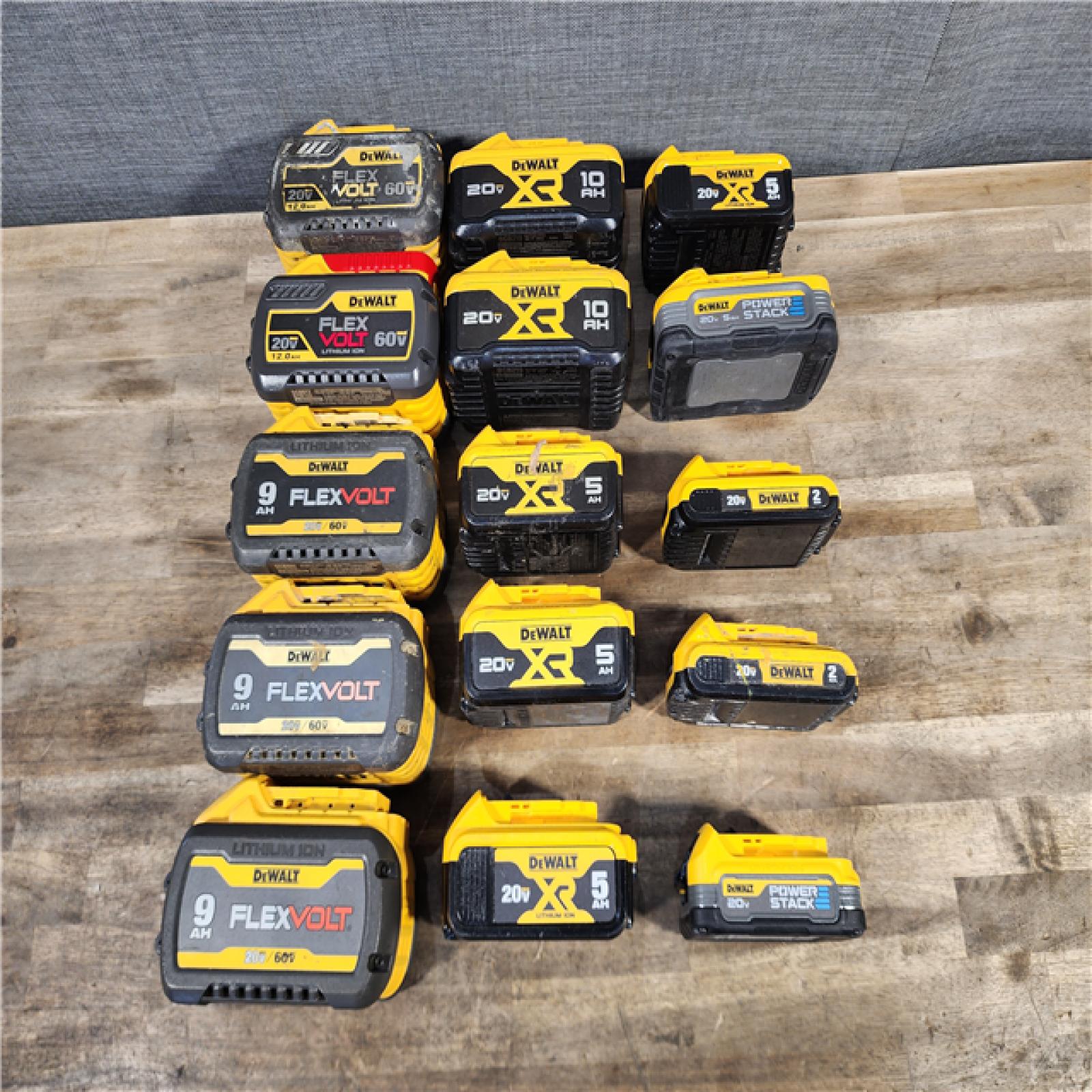 HOUSTON LOCATION - AS-IS DEWALT BATTERY PACK QTY - 15