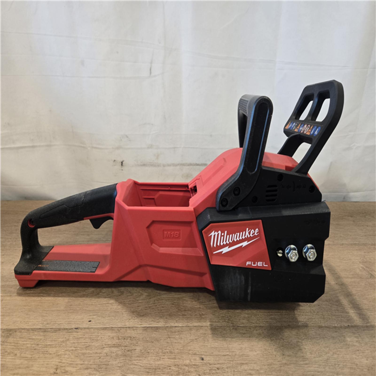AS-IS Milwaukee 18V M18 FUEL 16 Cordless Chain Saw Kit