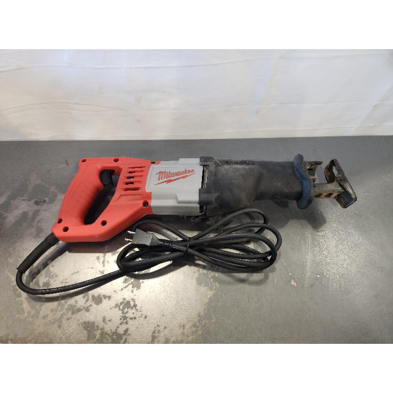 AS-IS- Milwaukee SAWZALL Reciprocating Saw Kit