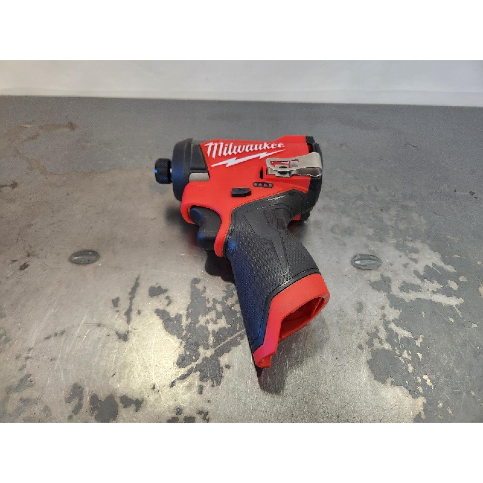 AS-IS- M12 Fuel Atornillador De Impacto Hexagonal De 1/4