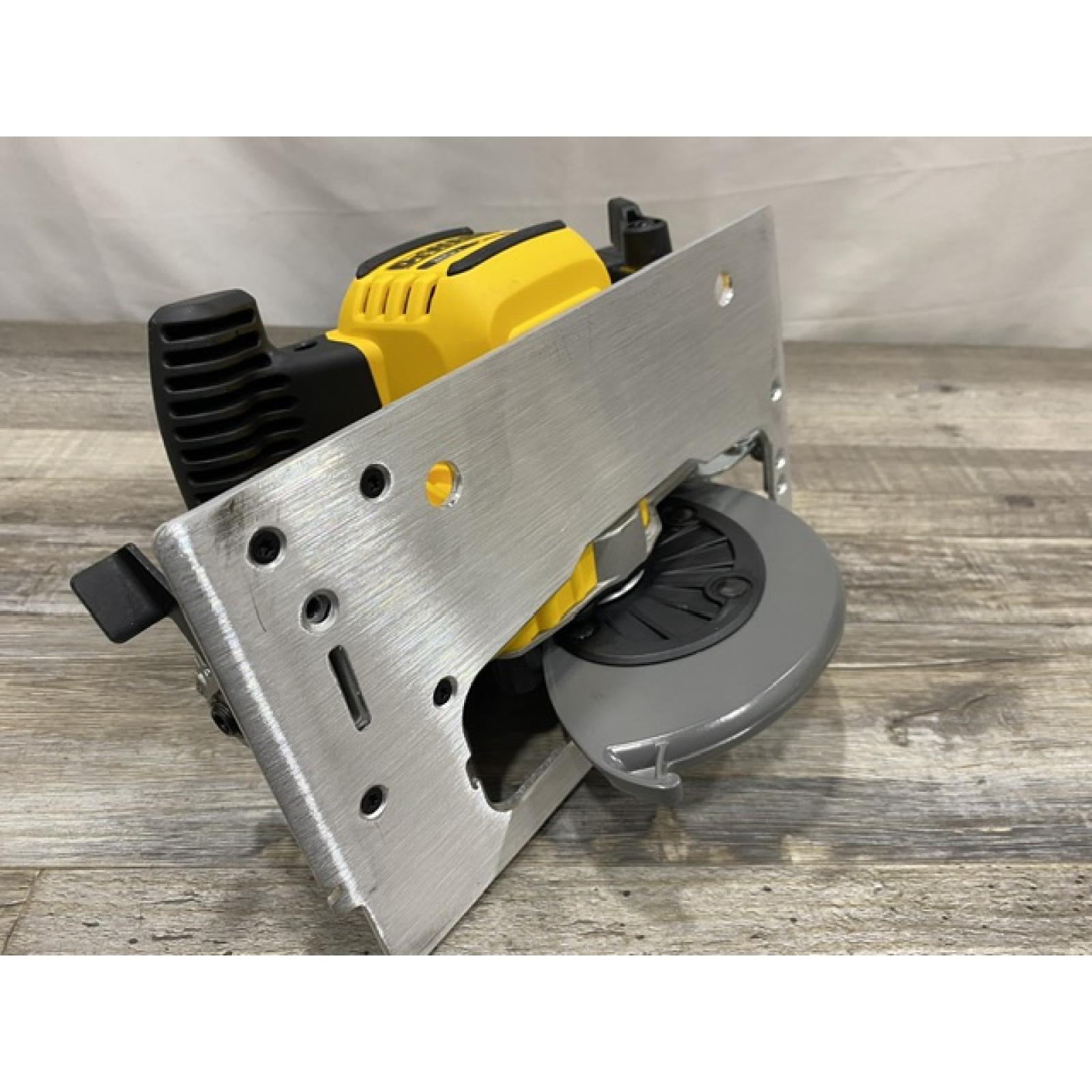 AS-IS DEWALT 20-Volt MAX 7-1/4 in. Cordless Circular Saw (Tool Only)