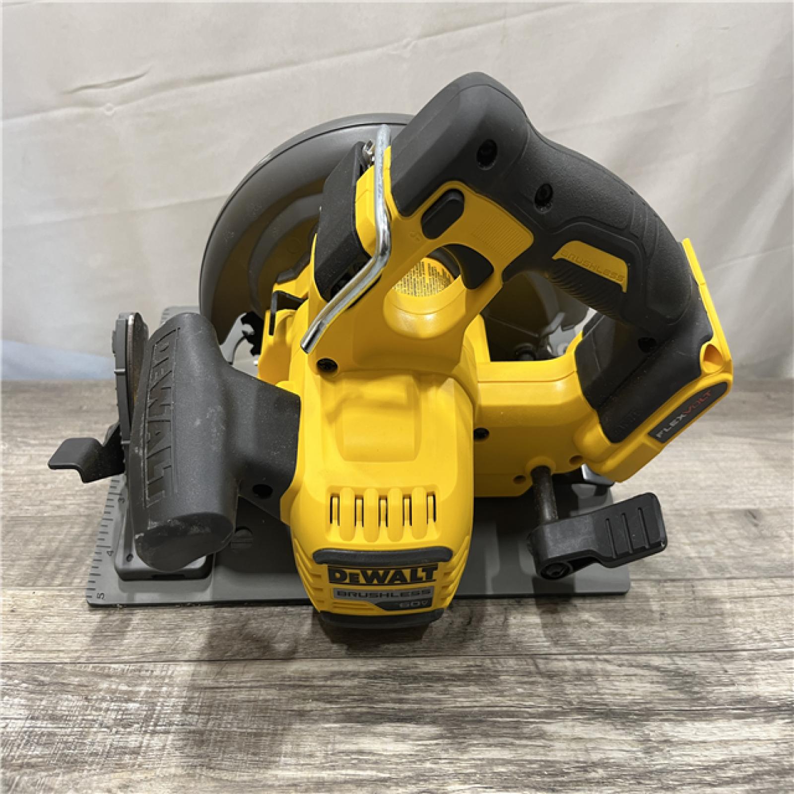AS-IS DEWALT FLEXVOLT 60V MAX Cordless Brushless 7-1/4 in. Circular Saw with Brake (Tool Only)