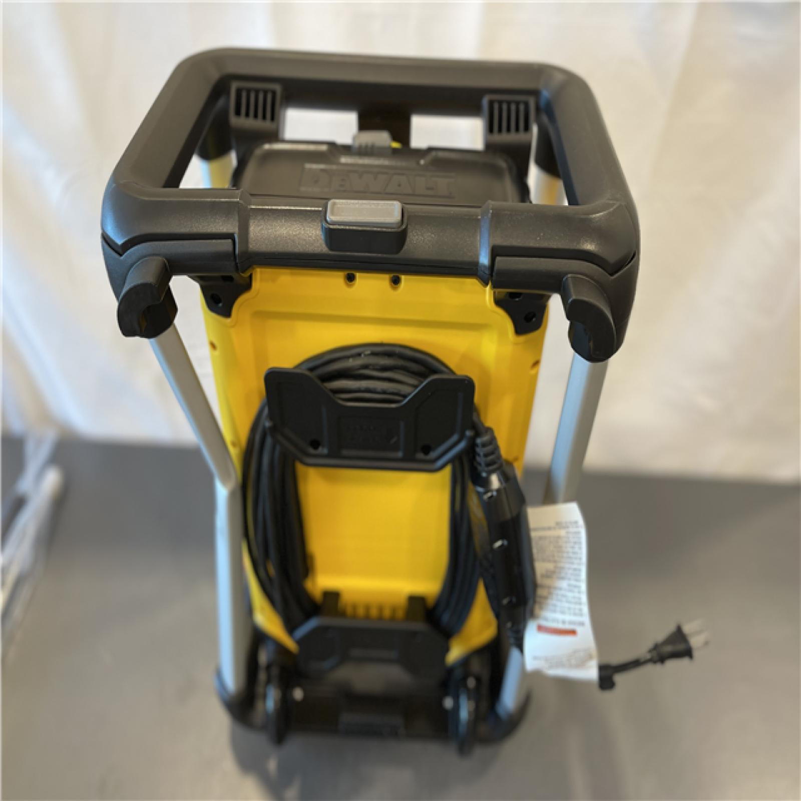 AS-IS - DEWALT 2100 PSI 1.2 GPM 13 Amp Cold Water Electric Pressure Washer Kit
