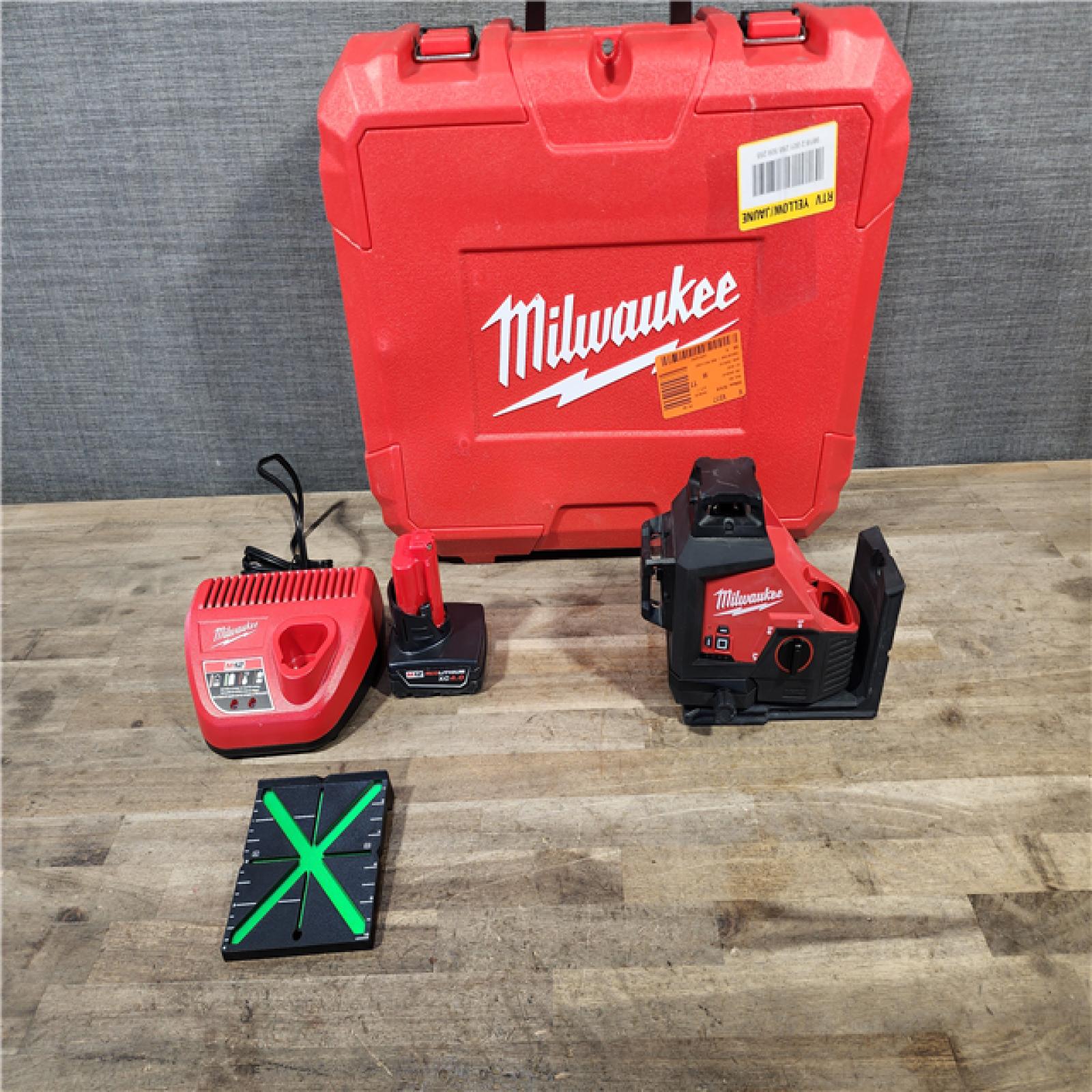HOUSTON LOCATION - AS-IS Milwaukee-3632-21 M12 Green Beam Laser 360° 3-Plane Kit