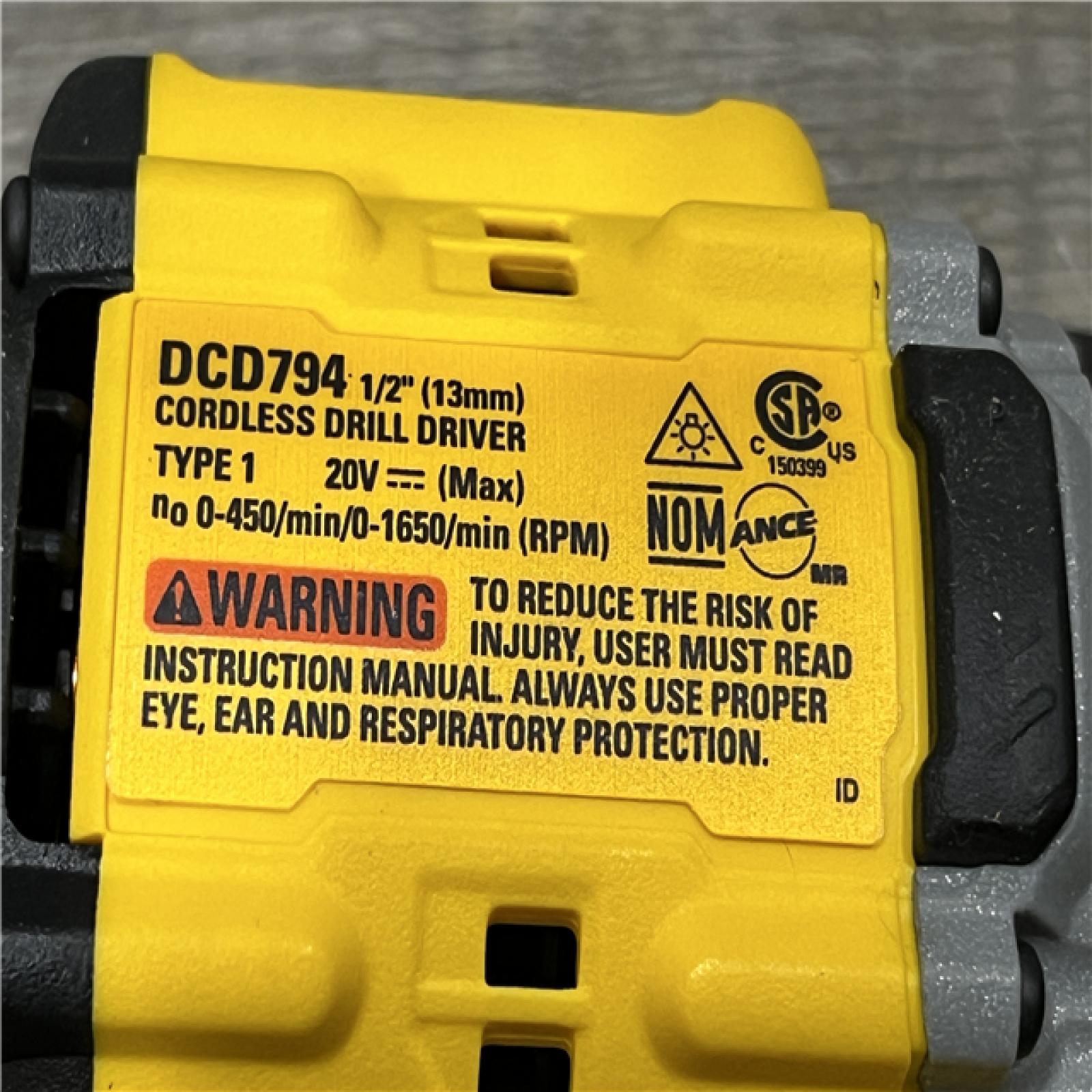 AS-IS DEWALT ATOMIC 20-Volt MAX Lithium-Ion Cordless Combo Kit