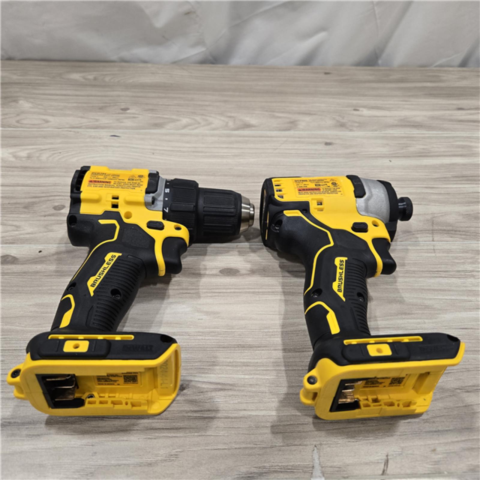 AS-IS Dewalt DCK225D2 20V MAX ATOMIC Compact Cordless Drill Driver and Impact Driver Combo Kit