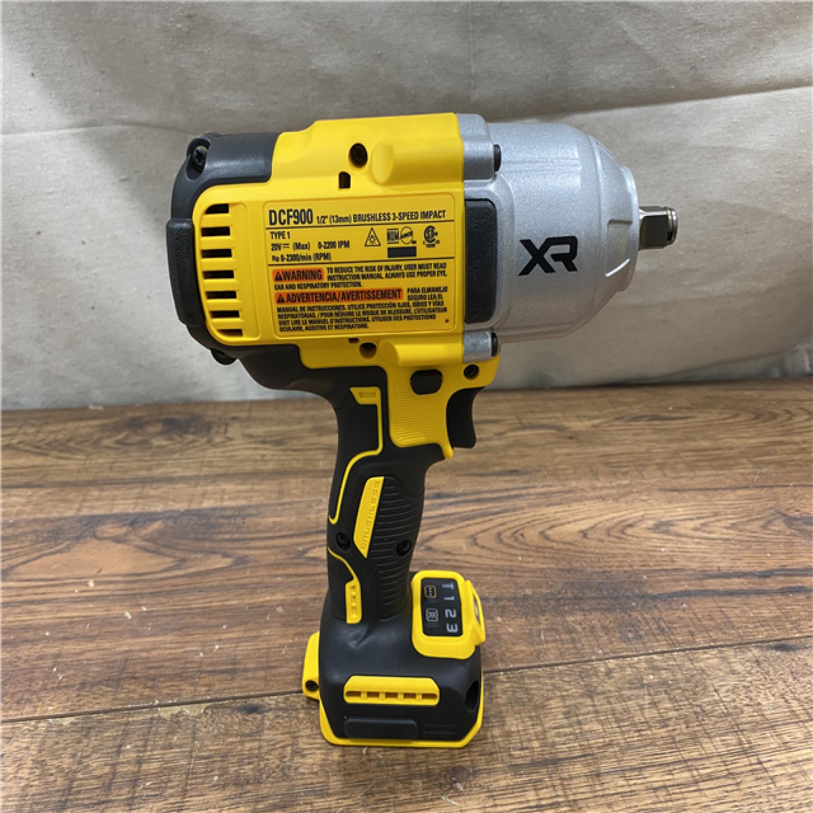 AS-IS Dewalt 20V MAX Lithium-Ion Cordless 1/2 in. Impact Wrench Kit