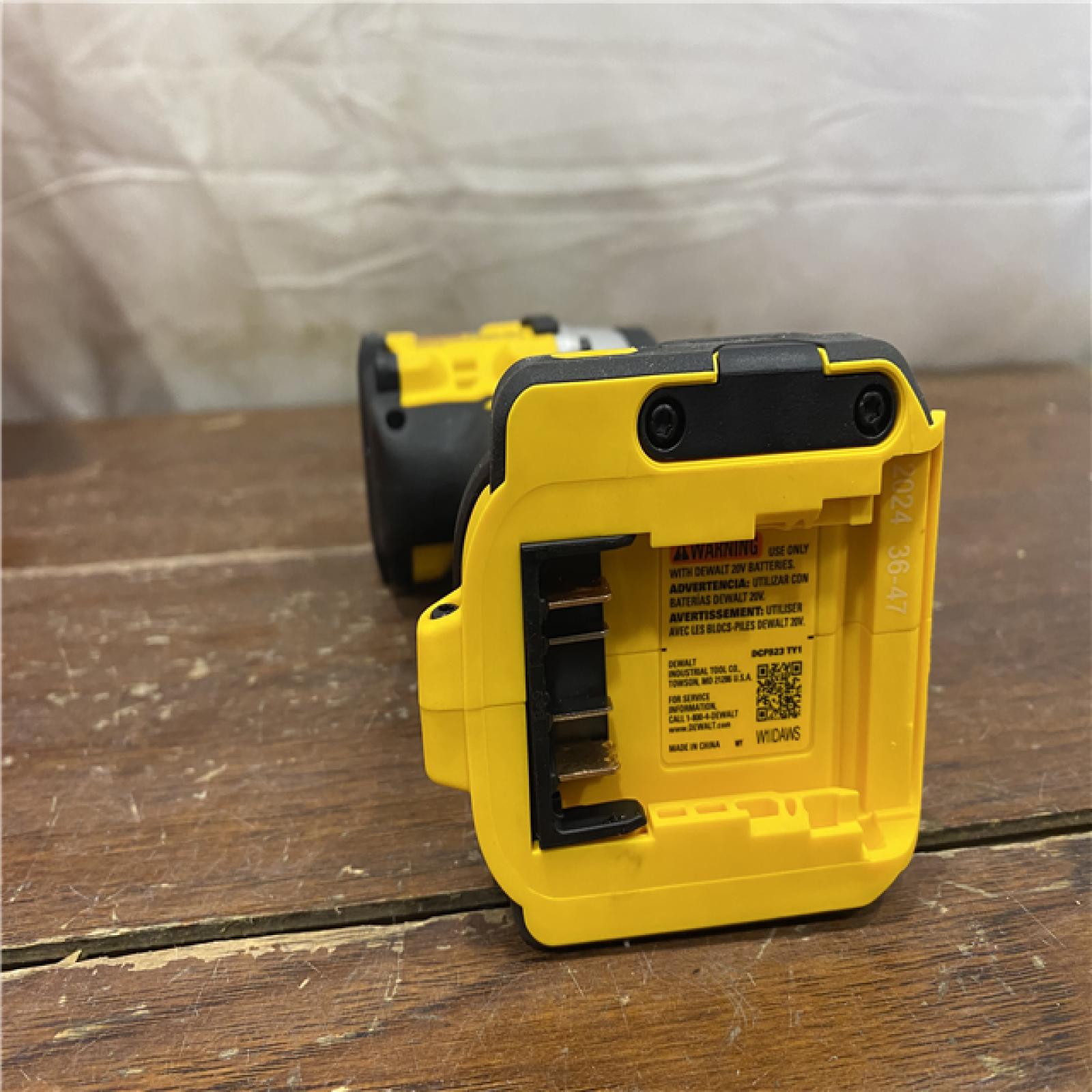 AS-IS  DeWalt 20V MAX ATOMIC 3/8 in. Cordless Brushless Compact Impact Wrench Tool Only