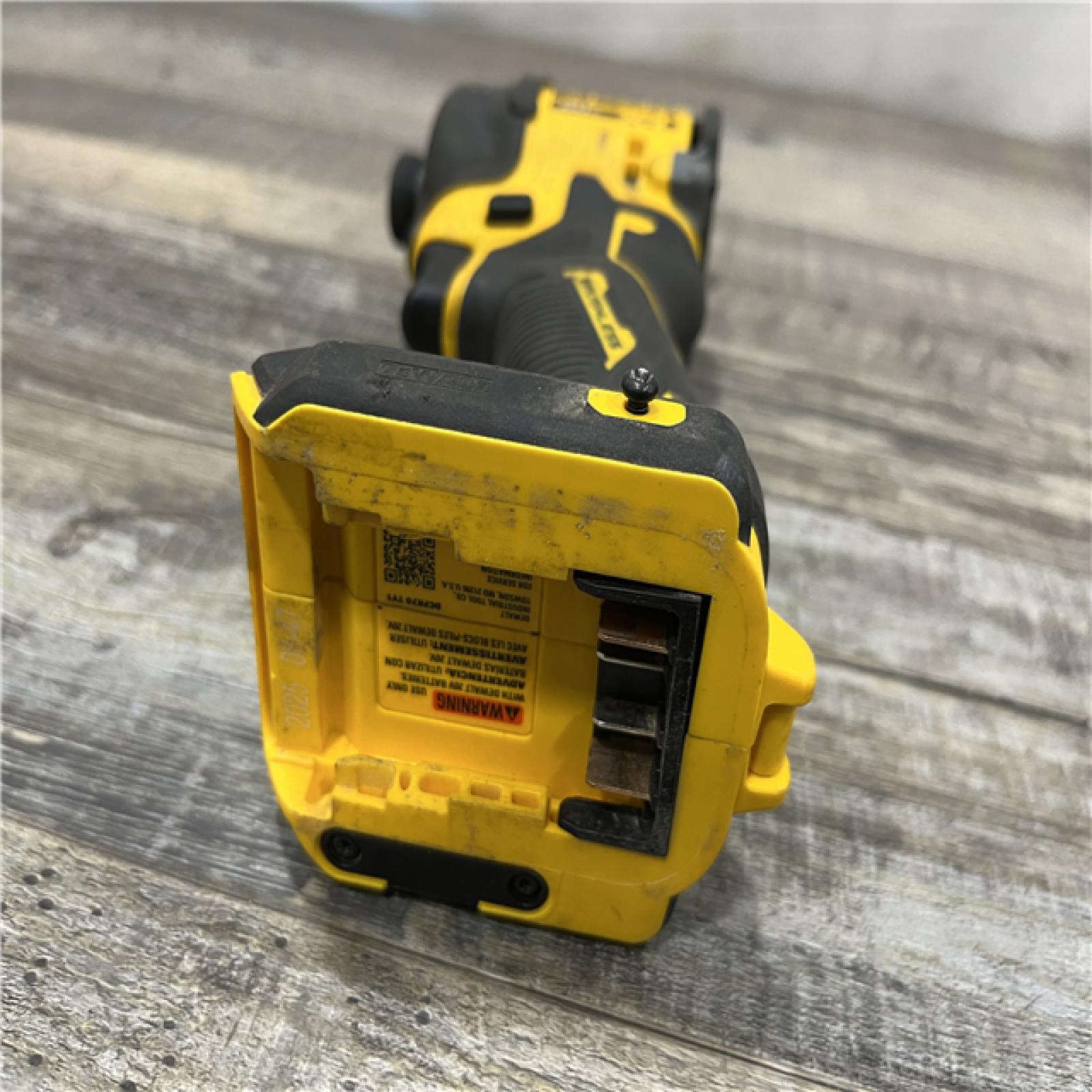 AS-IS DEWALT 20V XR Brushless Cordless 1/4 in. Quiet Hydraulic Impact Driver (Tool-Only)