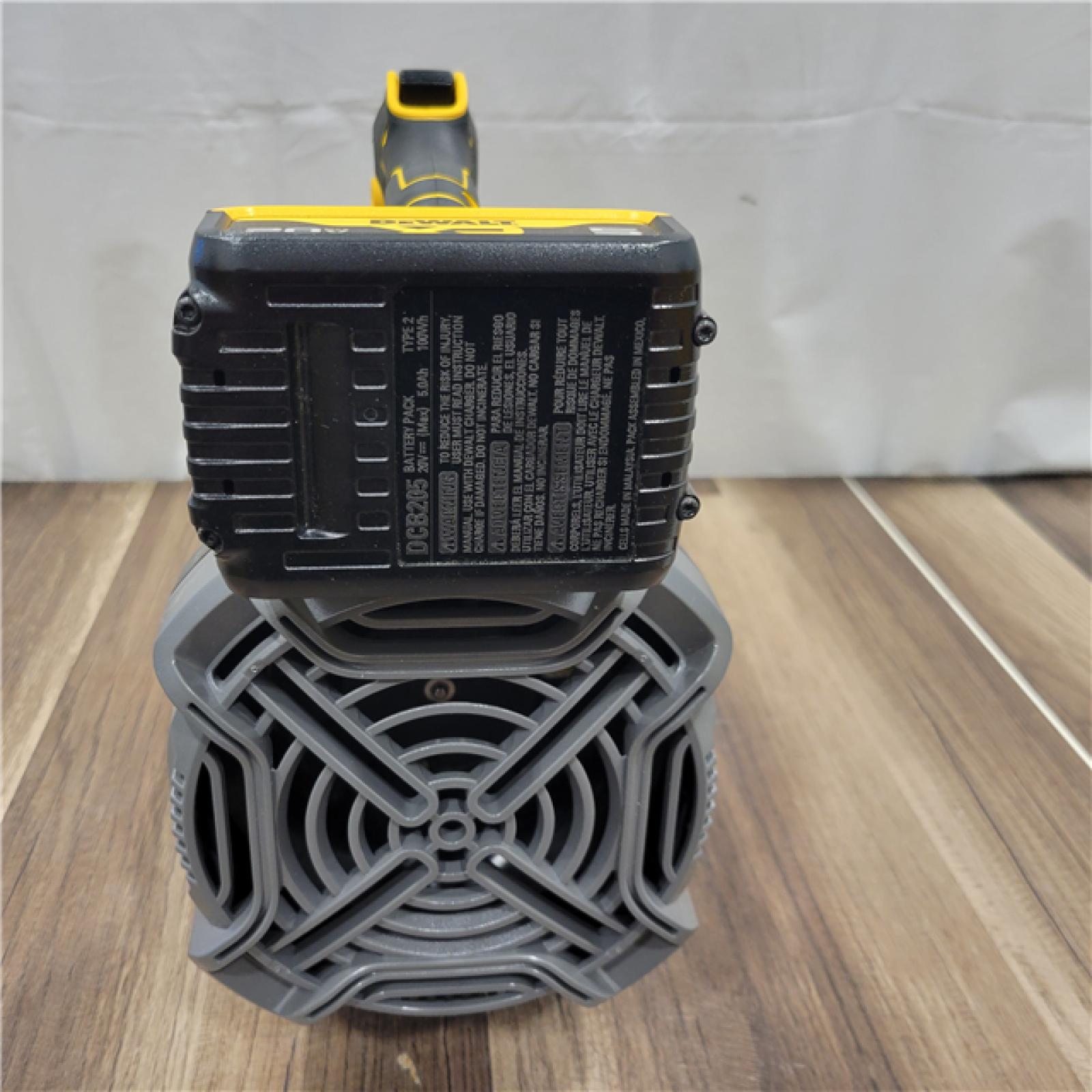 AS-IS   DeWalt Brushless Cordless Battery Powered Handheld Leaf Blower KIT