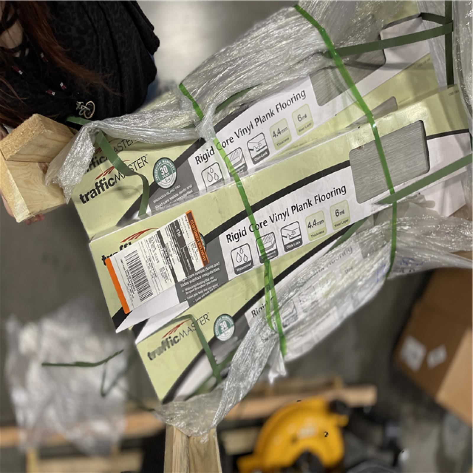 DALLAS LOCATION - TrafficMaster Breaksea Island 6 MIL x 6 in. x 36 in. Waterproof Click Lock Vinyl PALLET-(52 UNITS)