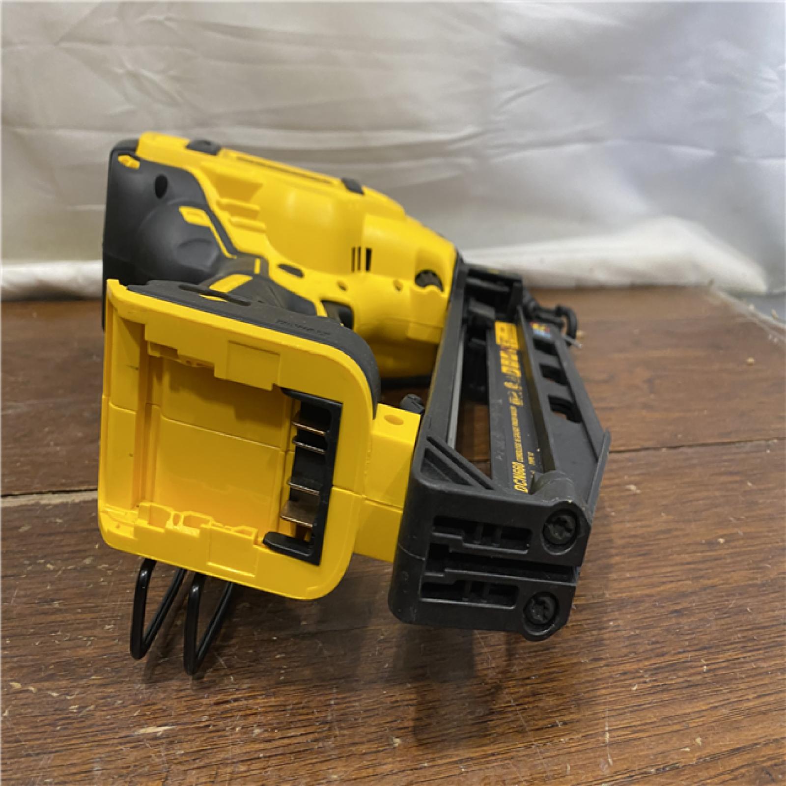AS-IS DeWalt DCN660D1 20V 16 Gauge Cordless Angled Finish Nailer Kit W/ 2Ah Battery