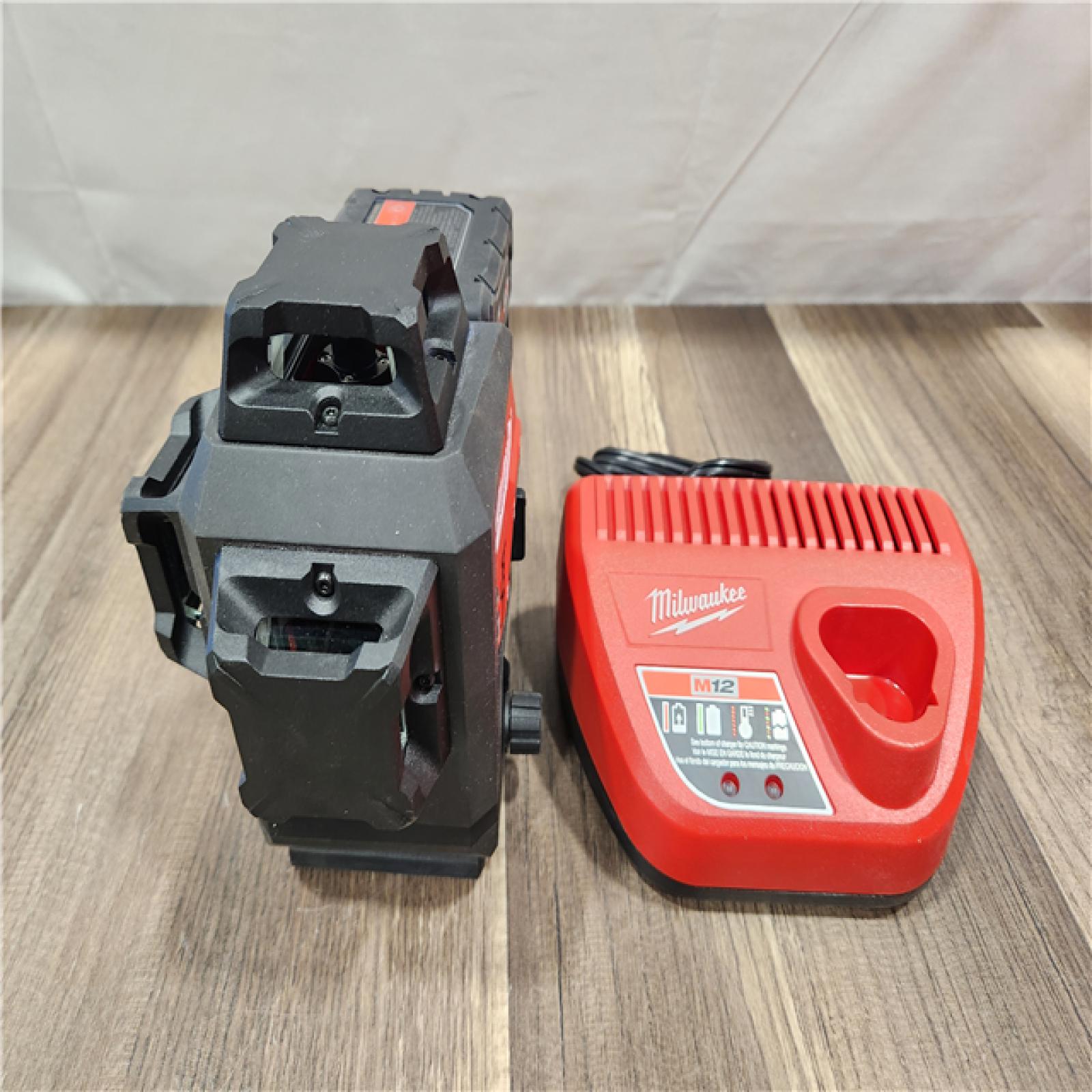 AS-IS- Milwaukee M12 Green Beam Laser 360° 3-Plane Kit