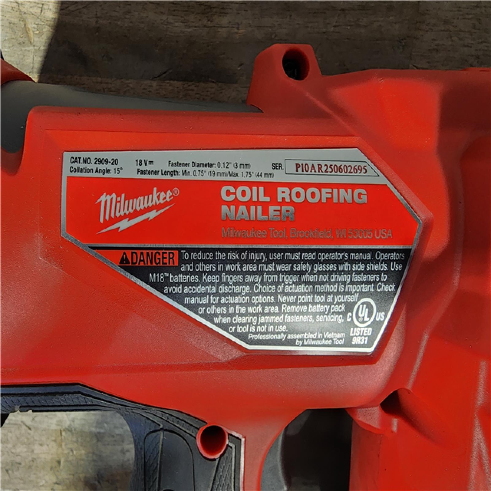 HOUSTON LOCATION - AS-IS Milwaukee M18 FUEL 18-Volt Lithium-Ion Brushless Cordless Coil Roofing Nailer (Tool Only)