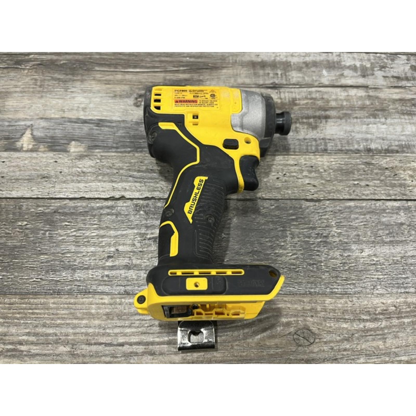 AS-IS DEWALT Atomic 20V Max Lithium-Ion Brushless Cordless Compact 1/4 in. Impact Driver Kit