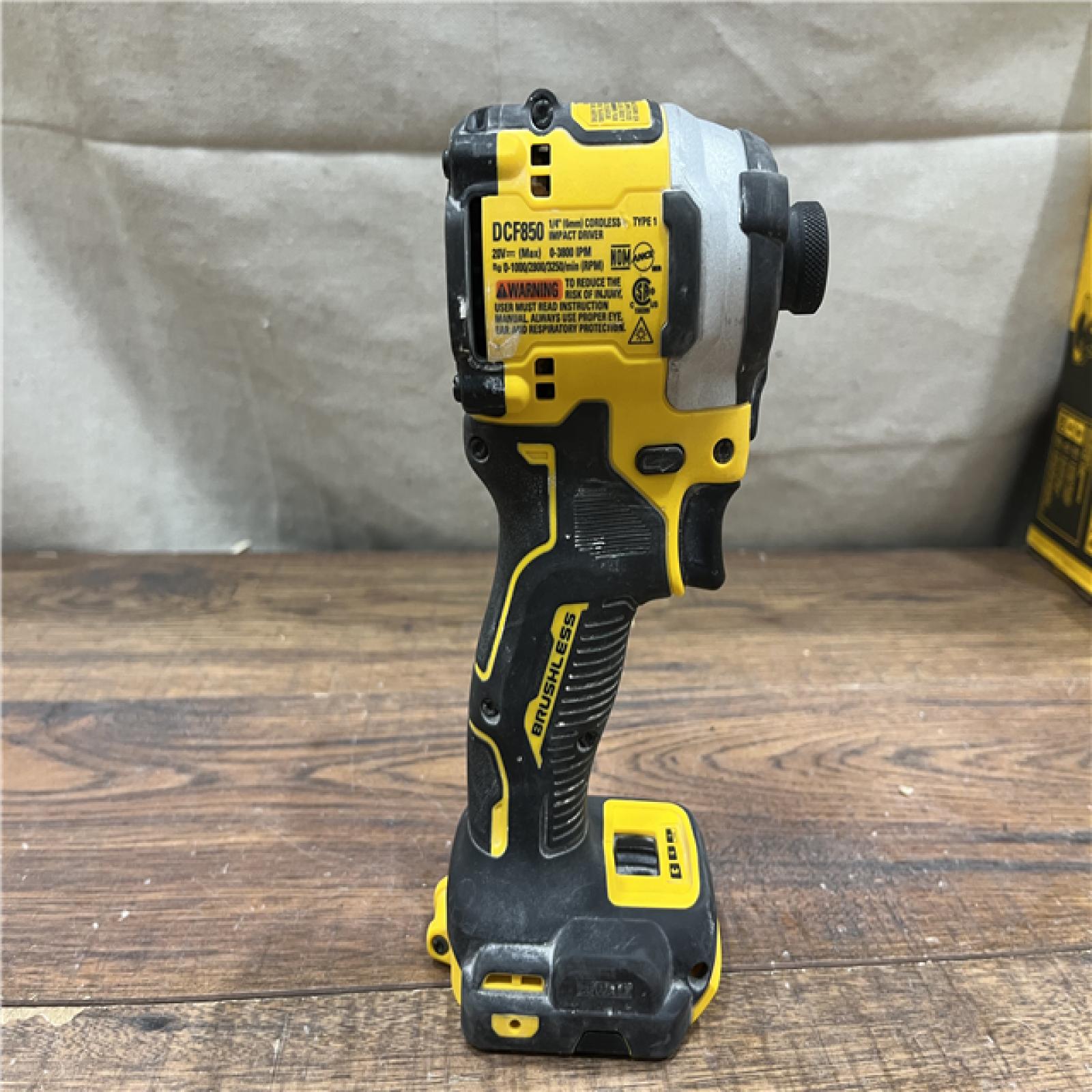 AS-IS DEWALT ATOMIC 20V MAX Lithium-Ion Cordless 1/4 in. Brushless Impact Driver Kit, 5 Ah Battery, Charger, and Bag