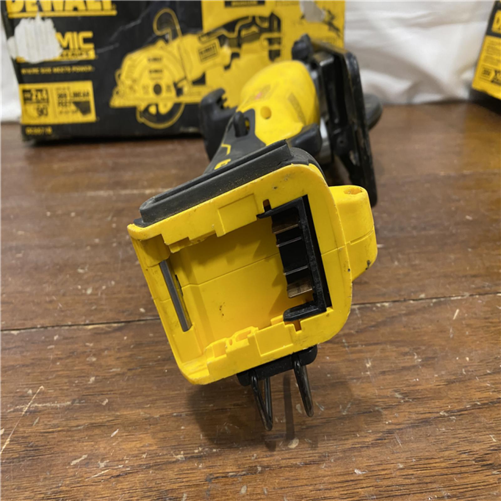 AS-IS DEWALT ATOMIC 20V MAX Cordless Brushless 4-1/2 in. Circular Saw (Tool Only)