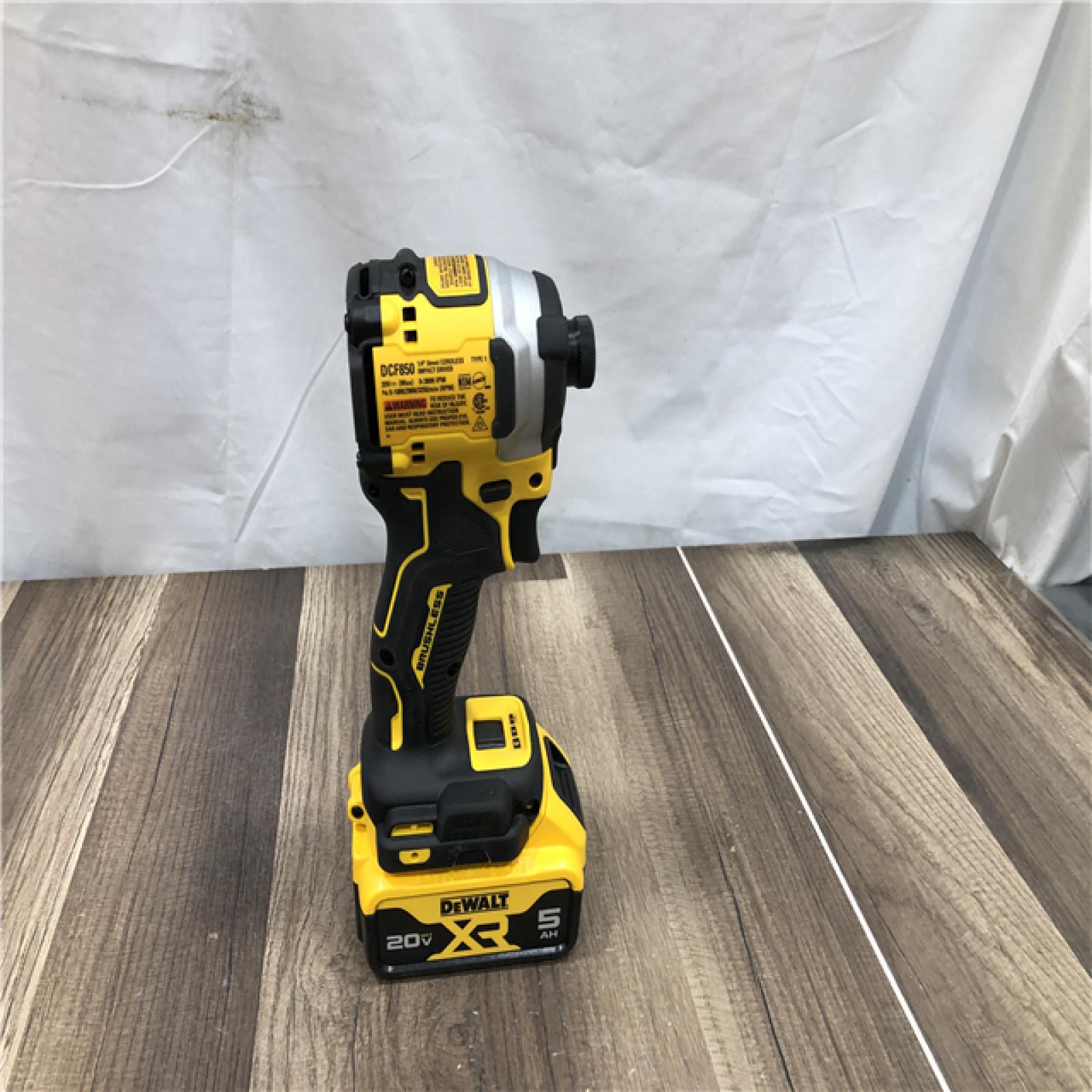 AS-IS DEWALT ATOMIC 20V MAX Lithium-Ion Cordless 1/4 in. Brushless Impact Driver Kit