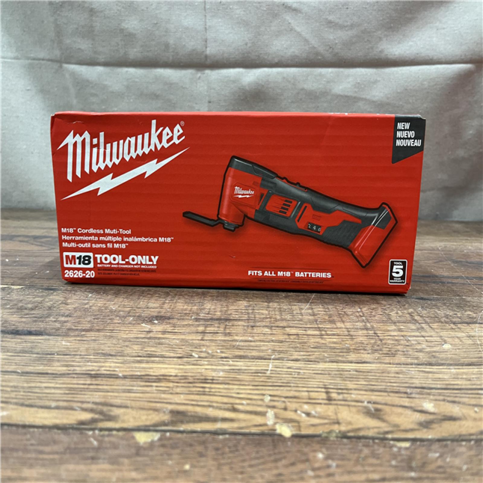 NEW Milwaukee 2626-20 M18 Lithium-Ion Cordless Multi-Tool (Tool Only)