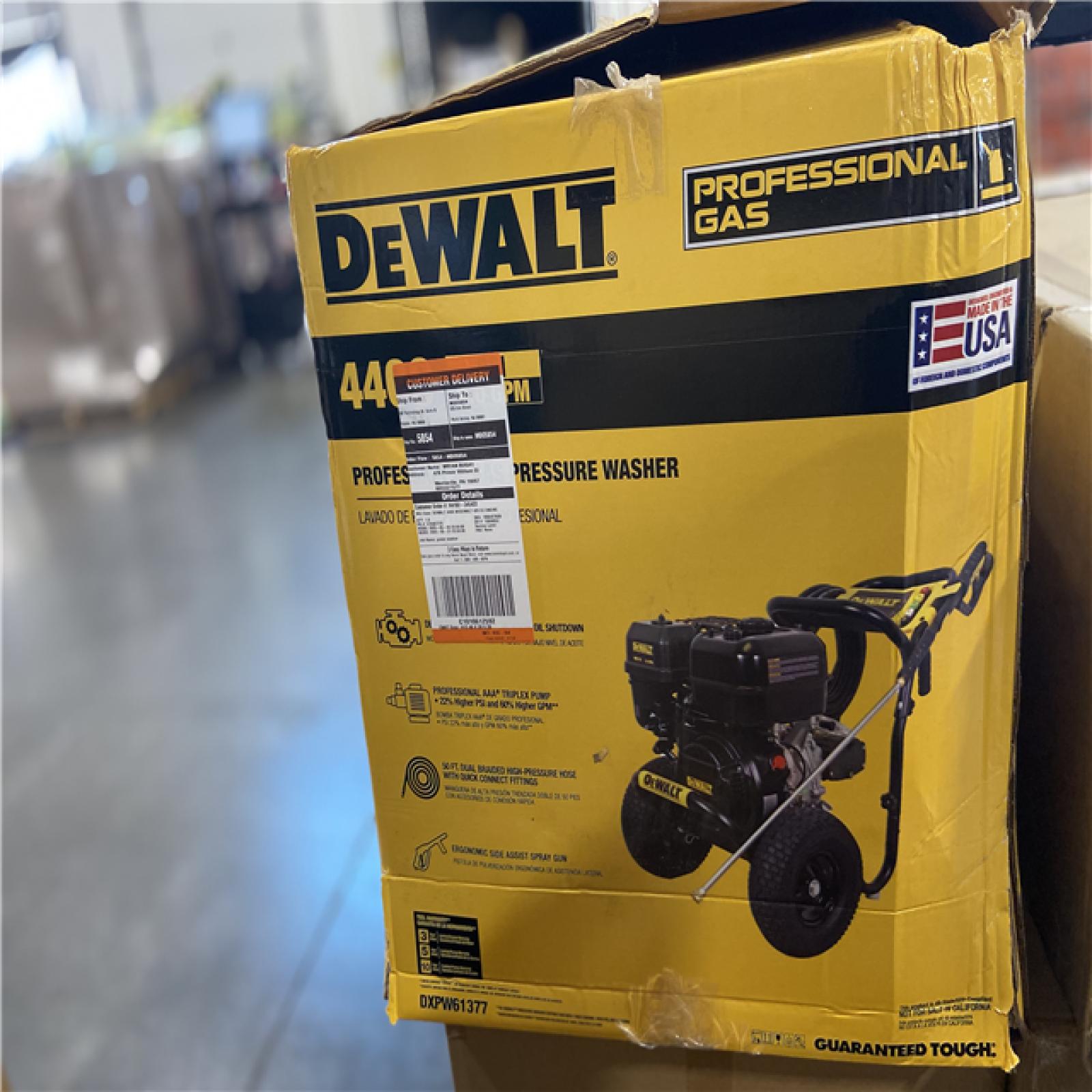NEW! DEWALT 4400 PSI 4.0 GPM Cold Water Gas Pressure Washer