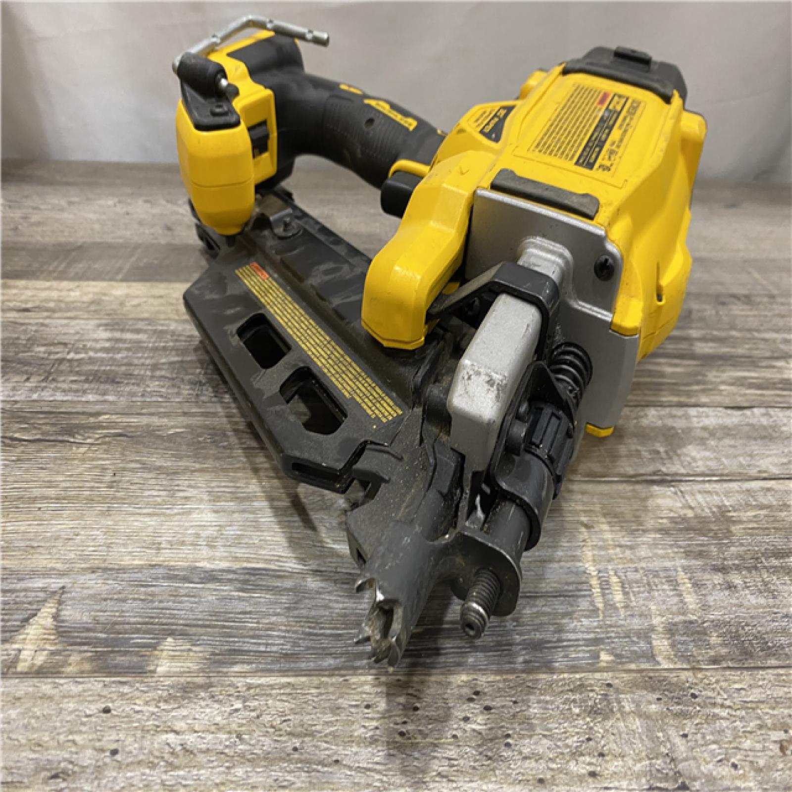 AS-IS DEWALT 20V 30 Degree Cordless Framing Nailer (Tool-Only)