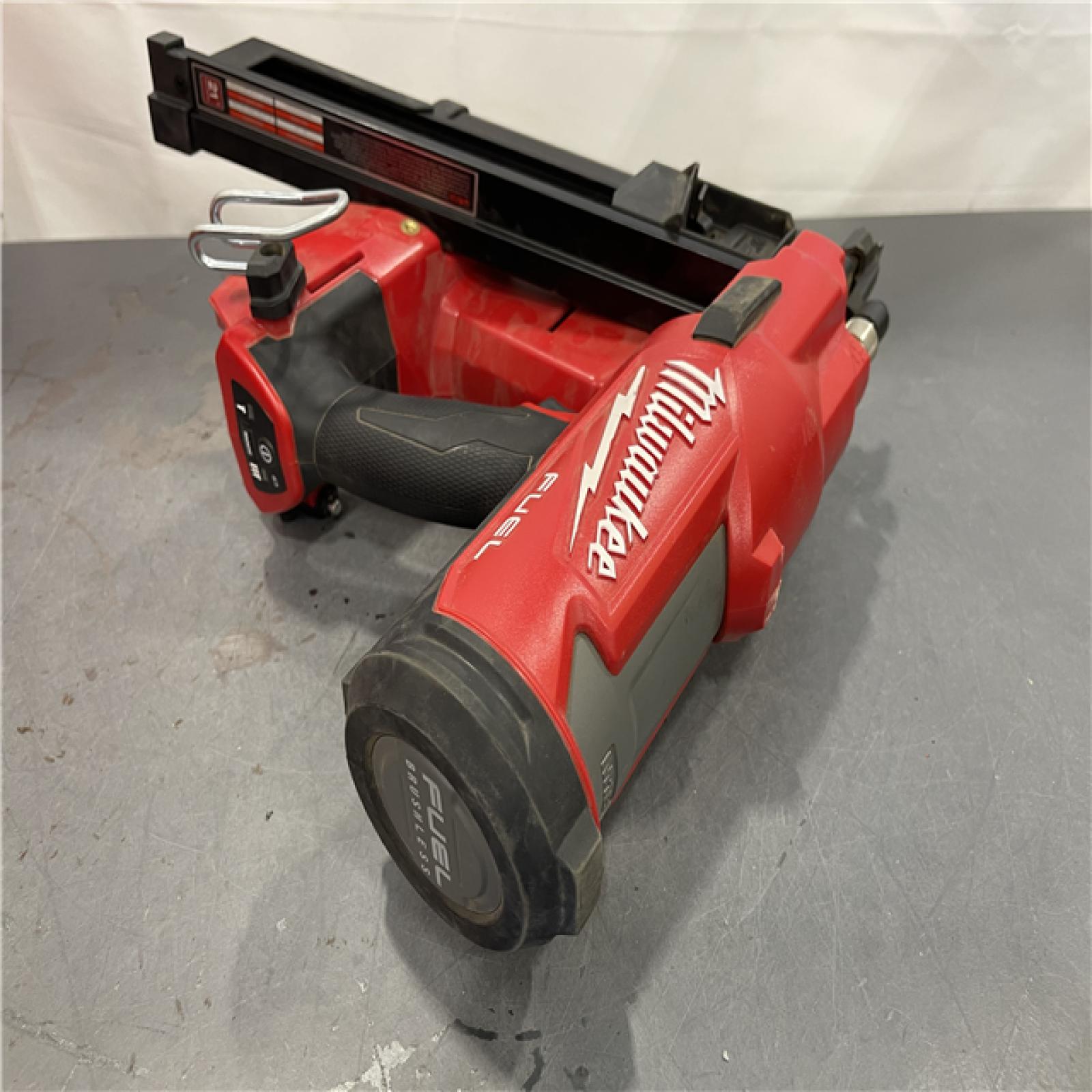 AS-IS - Milwaukee M18 FUEL 3-1/2 in. 18-Volt 21-Degree Lithium-Ion Brushless Cordless Framing Nailer
