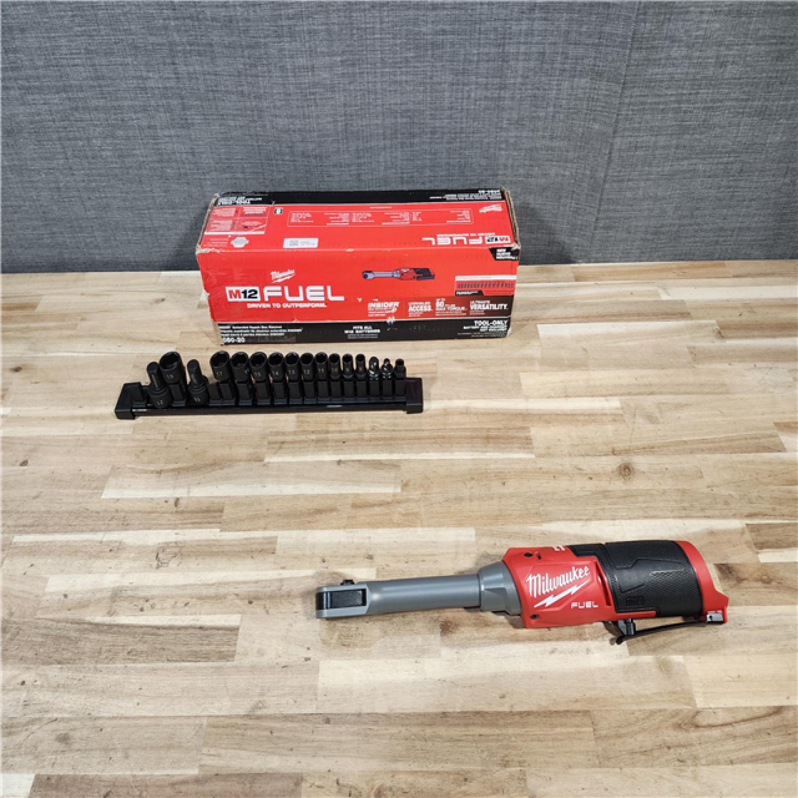 HOUSTON LOCATION - AS-IS Milwaukee  FUEL INSIDER 12V Lithium-Ion Brushless Cordless 1/4 in. - 3/8 in. Extended Reach Box Ratchet (Tool-Only)